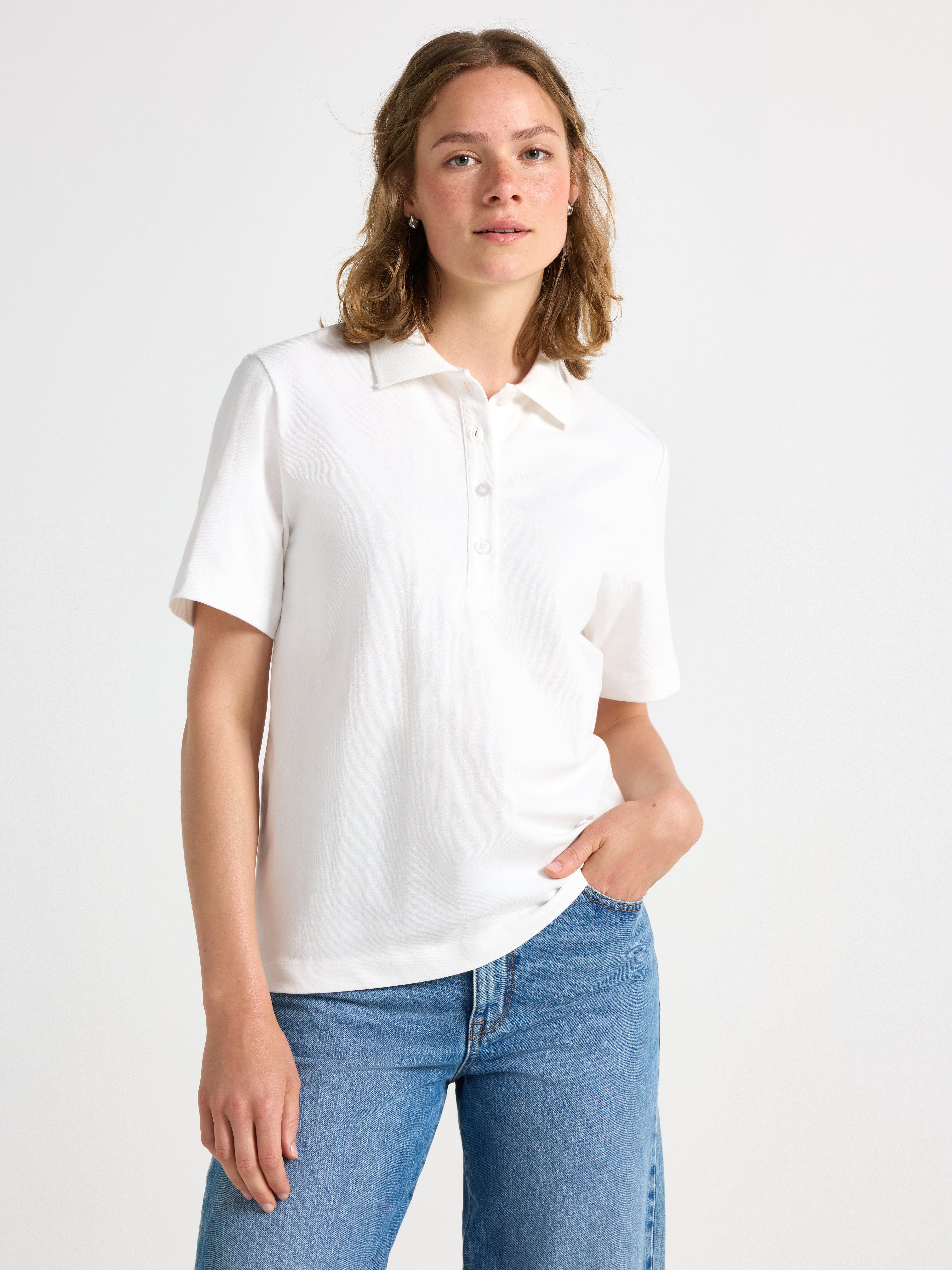 Top con cuello color blanco roto