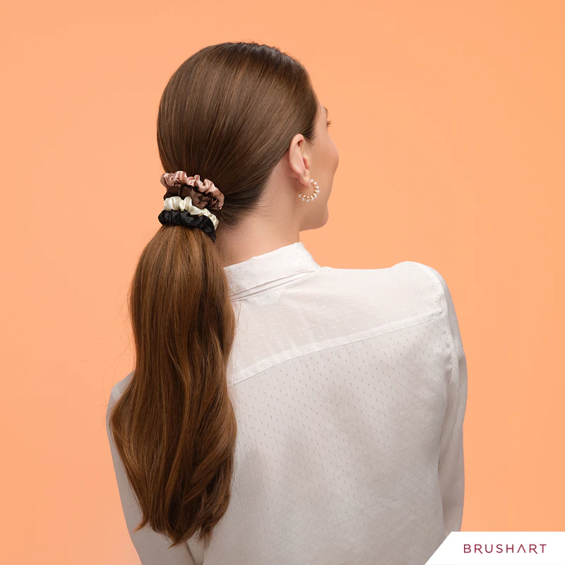 BrushArt Cadeau voor jou: Slanke satijnen scrunchie set, zwart-crème haarelastiekjes