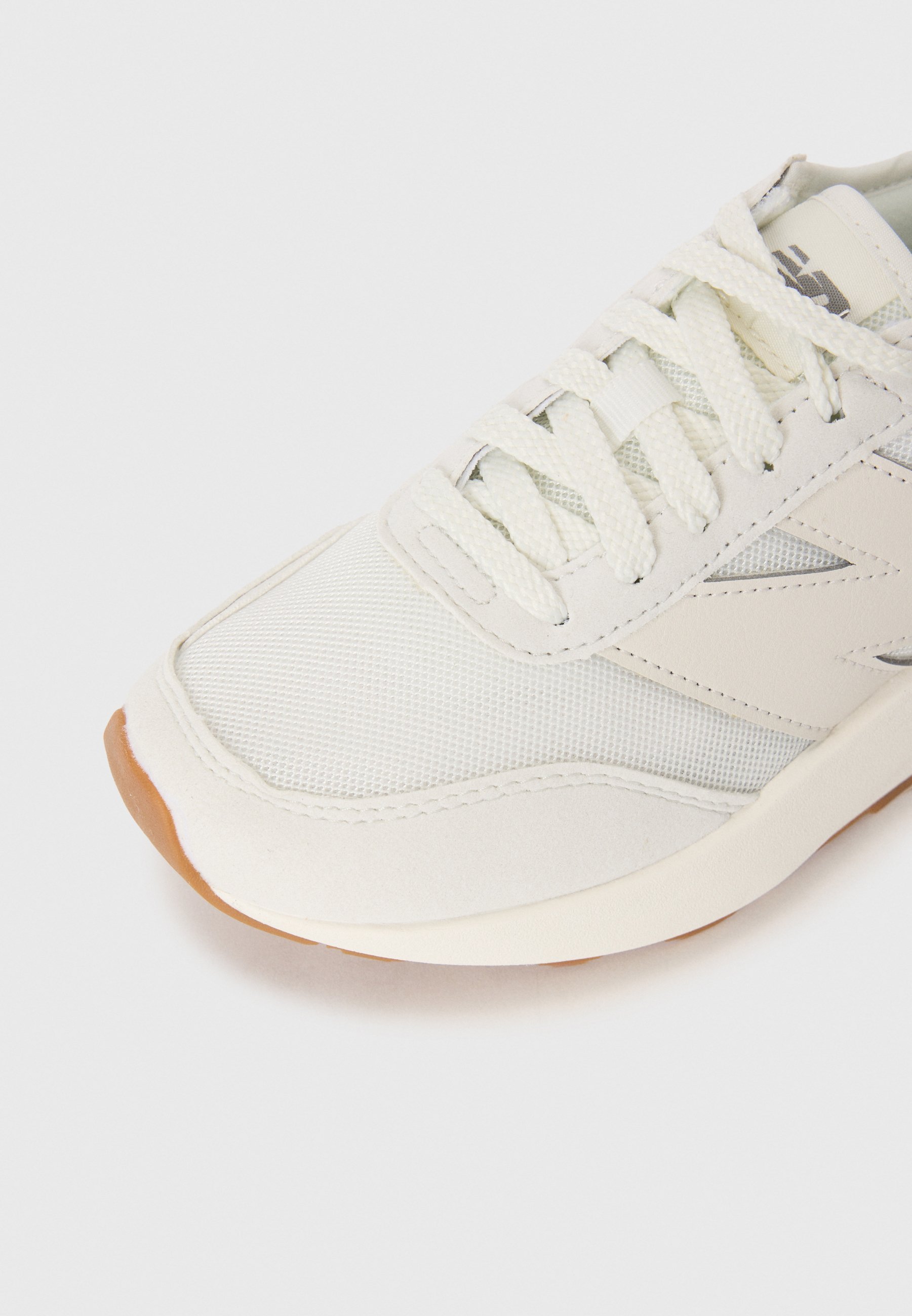 New Balance 370 - Trampki - odbicie