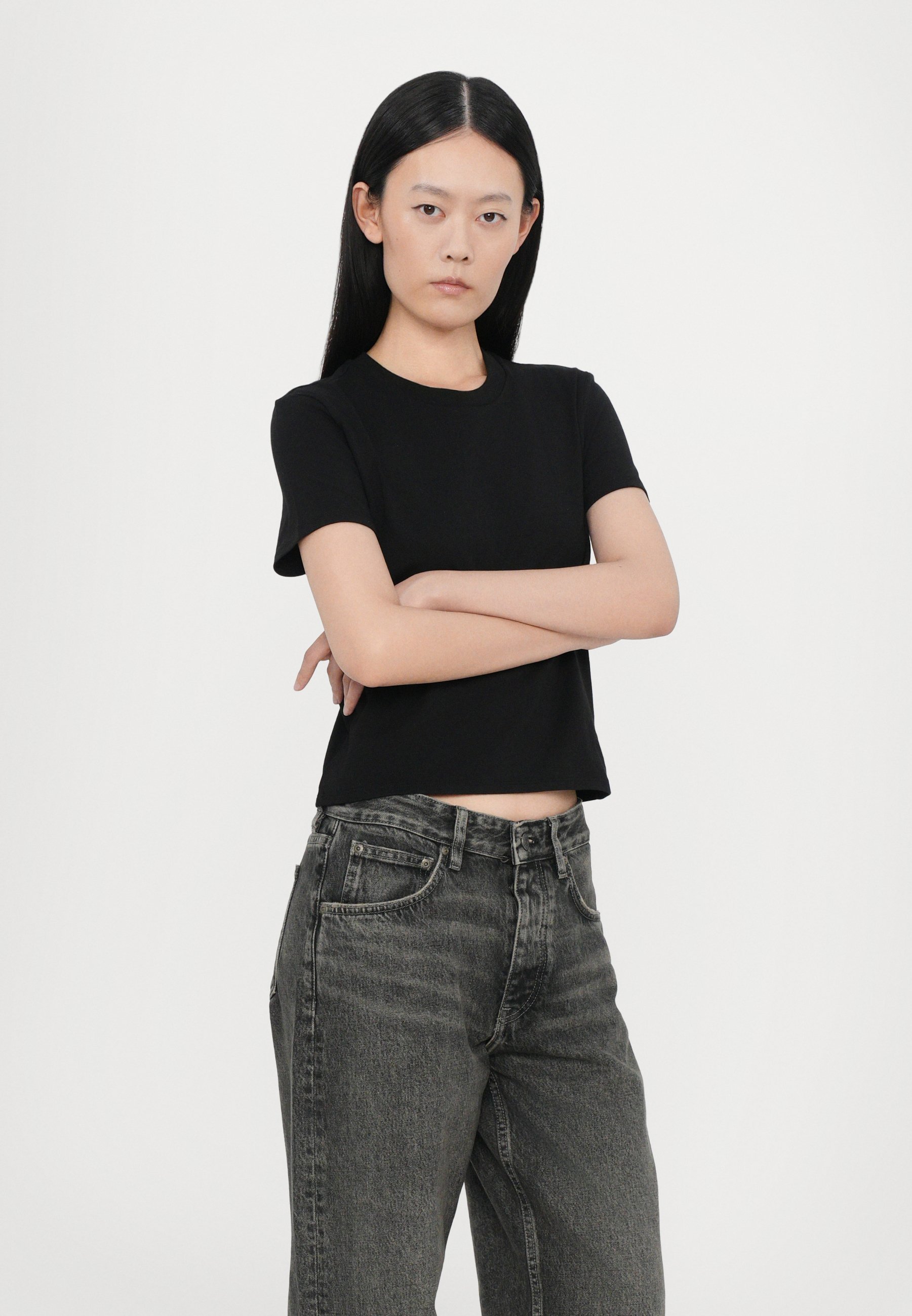 Won Hundred VERA - T-paita - pesty black