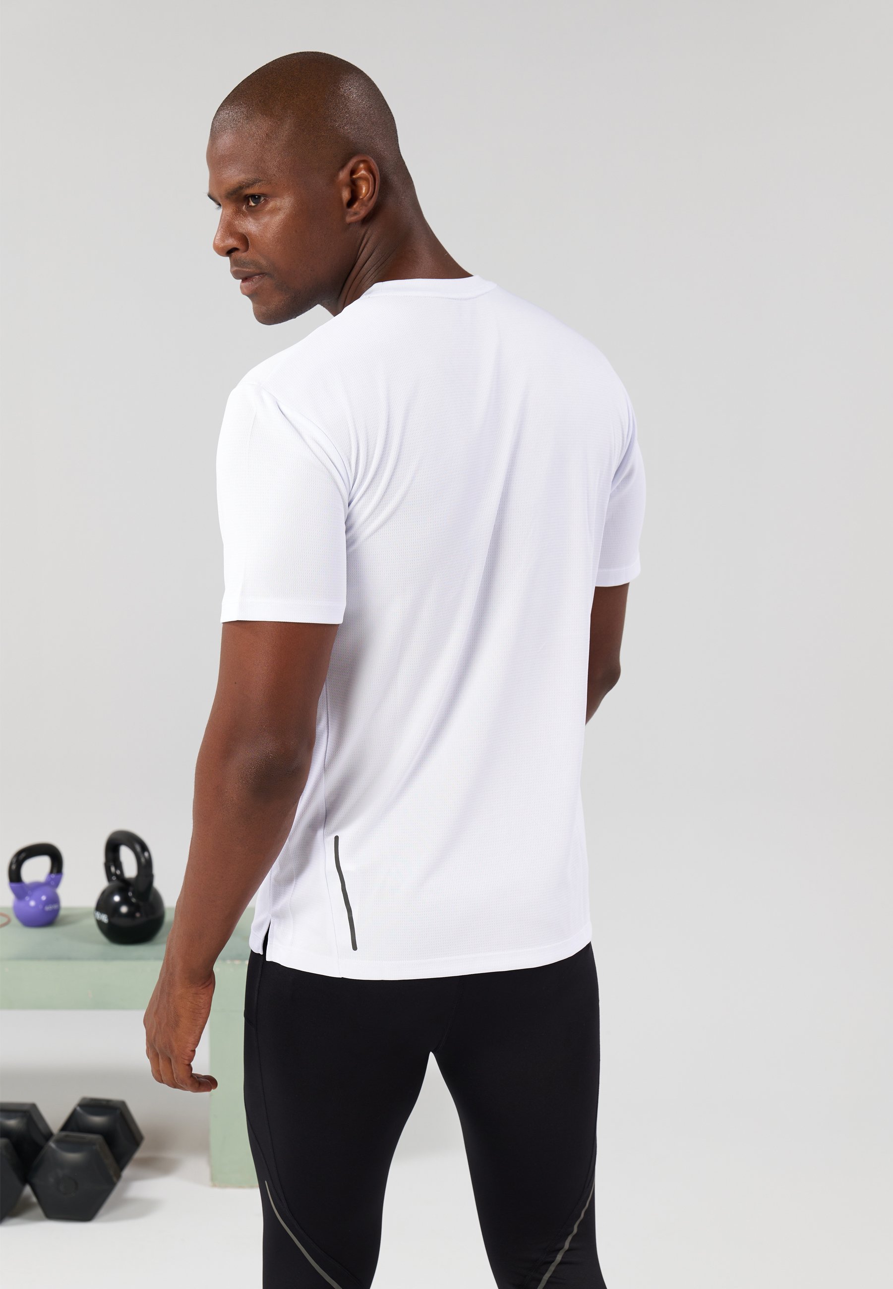 Confezione da 2 t-shirt Pier One Sport ESSENTIAL a vestibilità regolare - T-shirt basic - nero/bianco