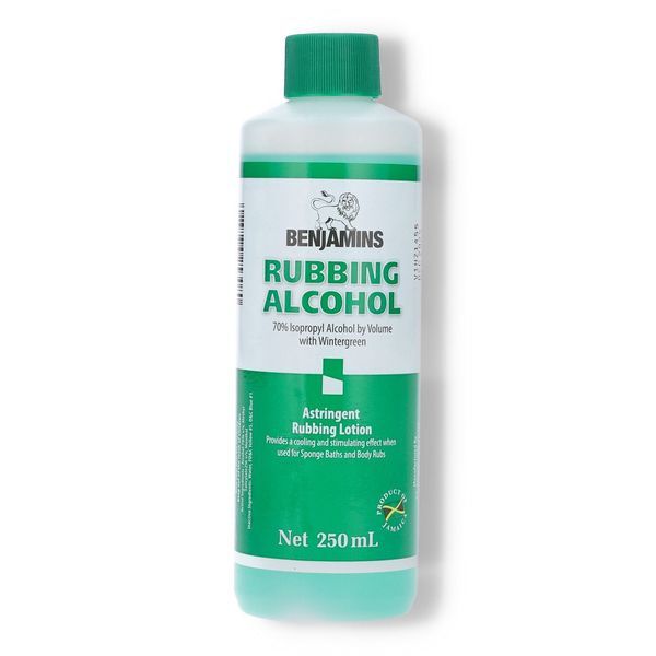 Benjamins isopropanol med vintergrønn – 250 ml | Gaver til pappa | Superdrug