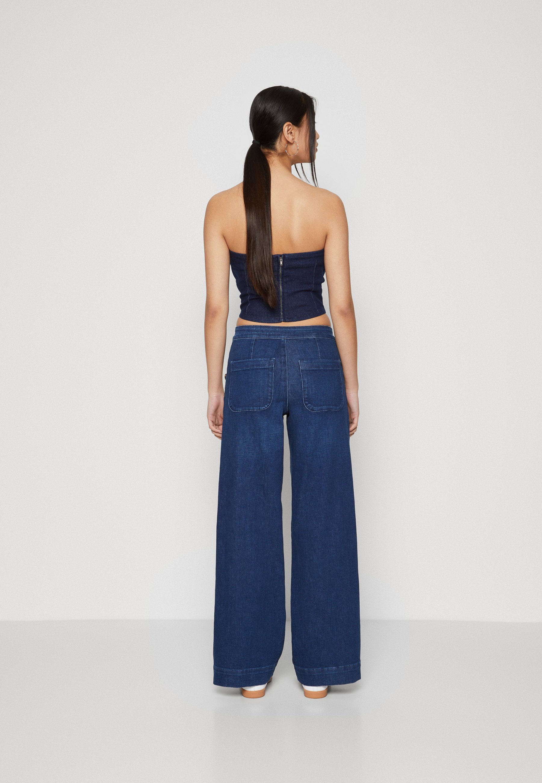 ONLY ONLMADISON BUTTON WIDE - Wijde pijpen - donkerblauw denim