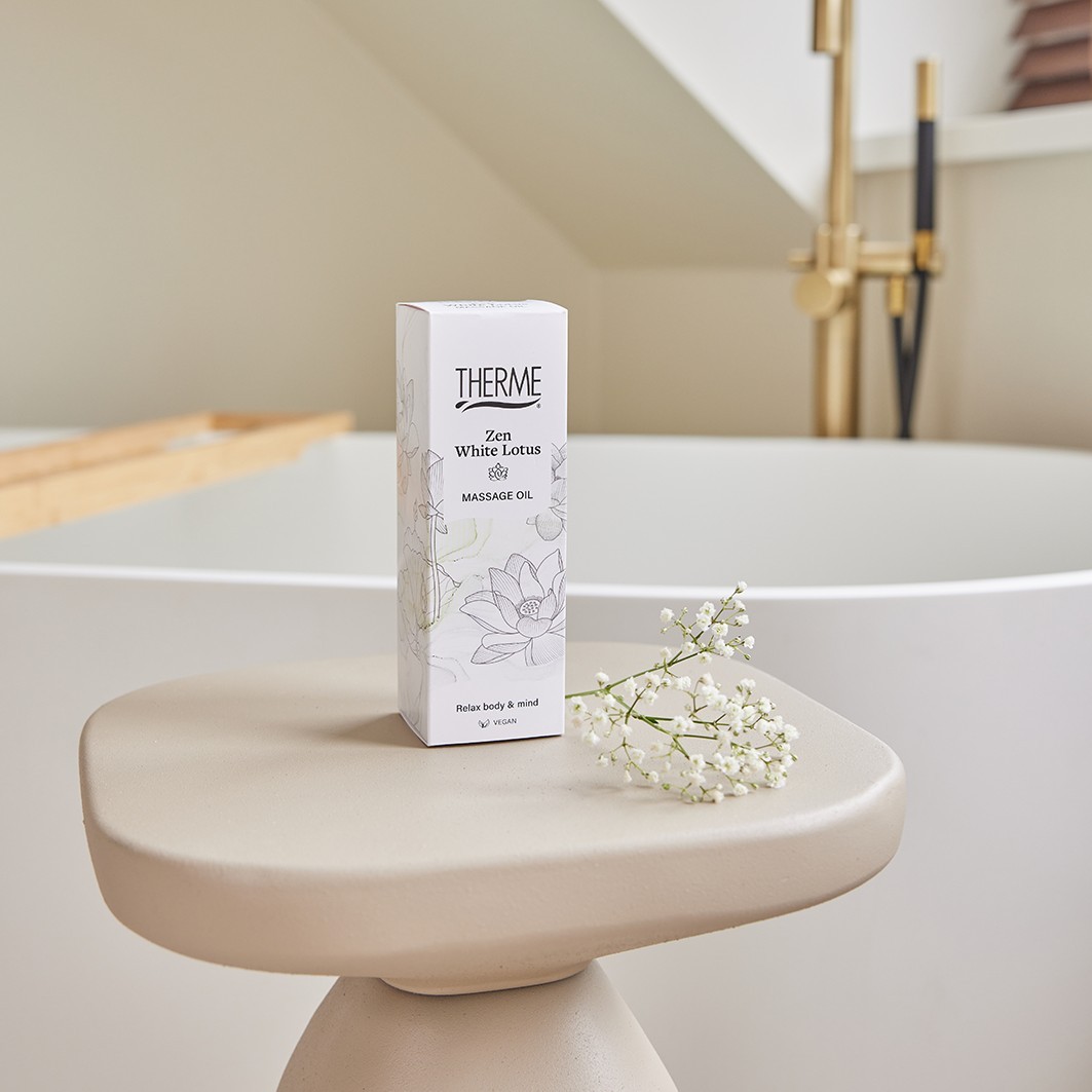 THERME Zen baltojo lotoso masažo aliejus - 125 ml