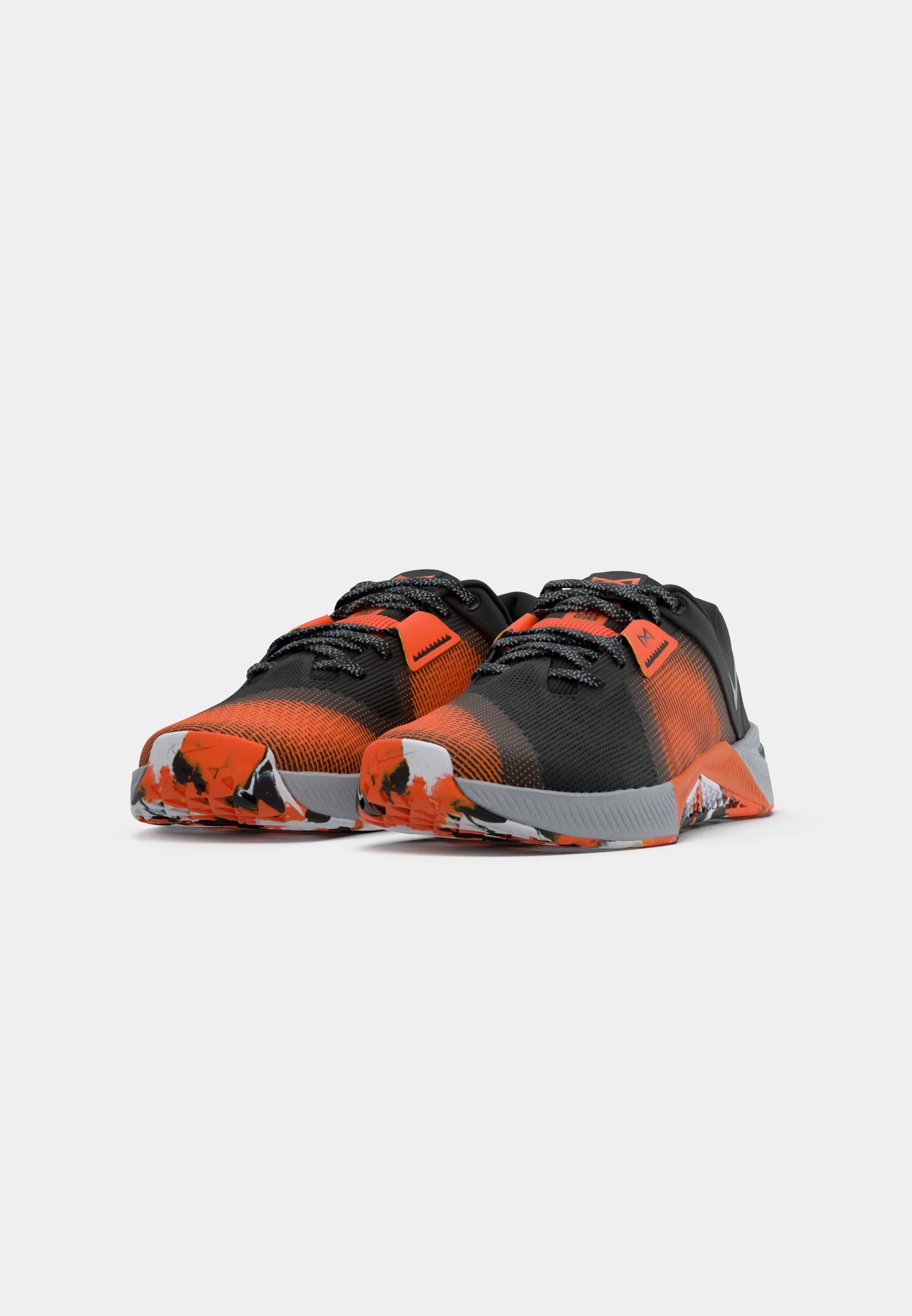 Nike Performance METCON 10 - Scarpa da allenamento - nero/grigio lupo/arancione fluo