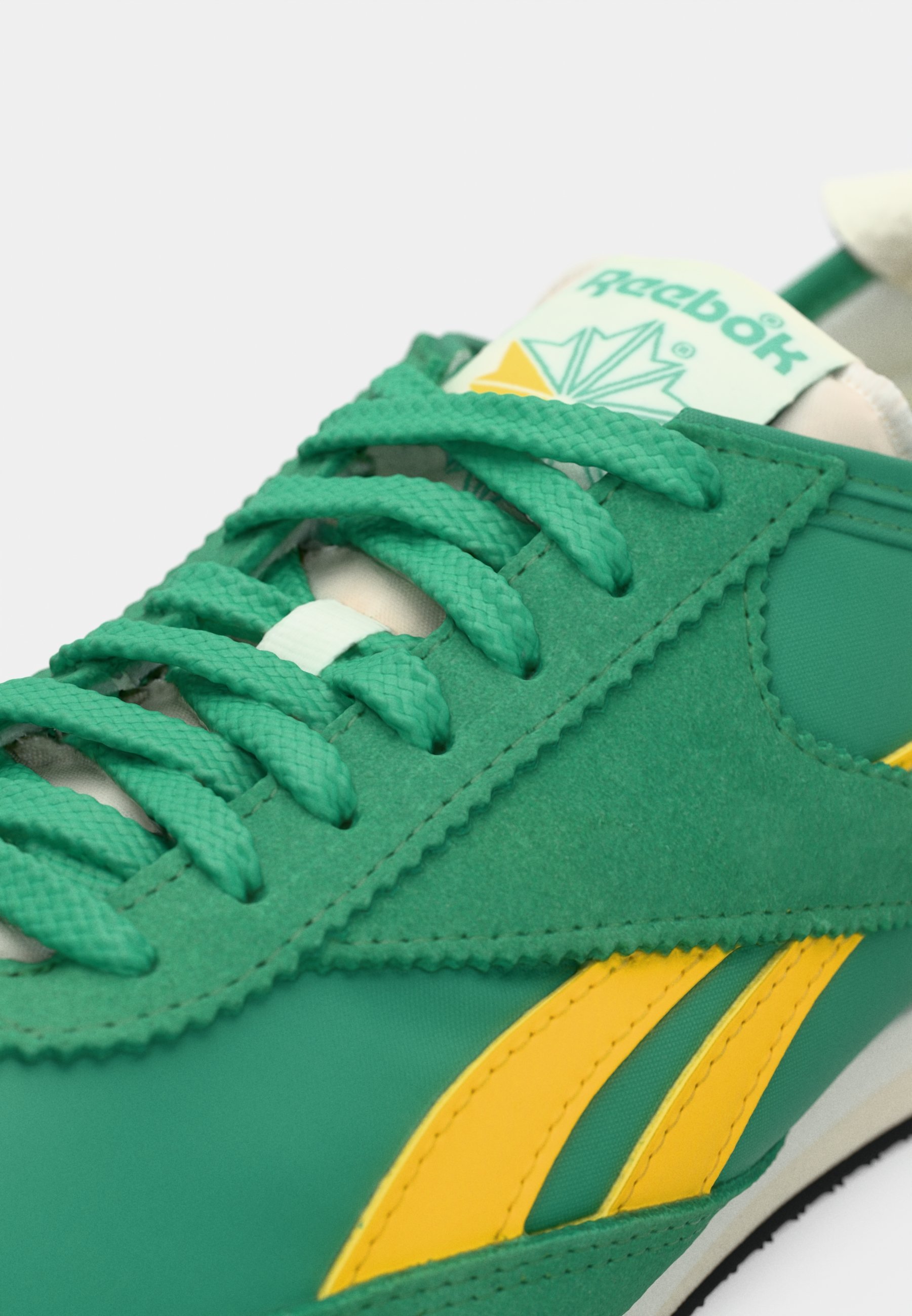 Reebok Classic alacsony szárú edzőcipők