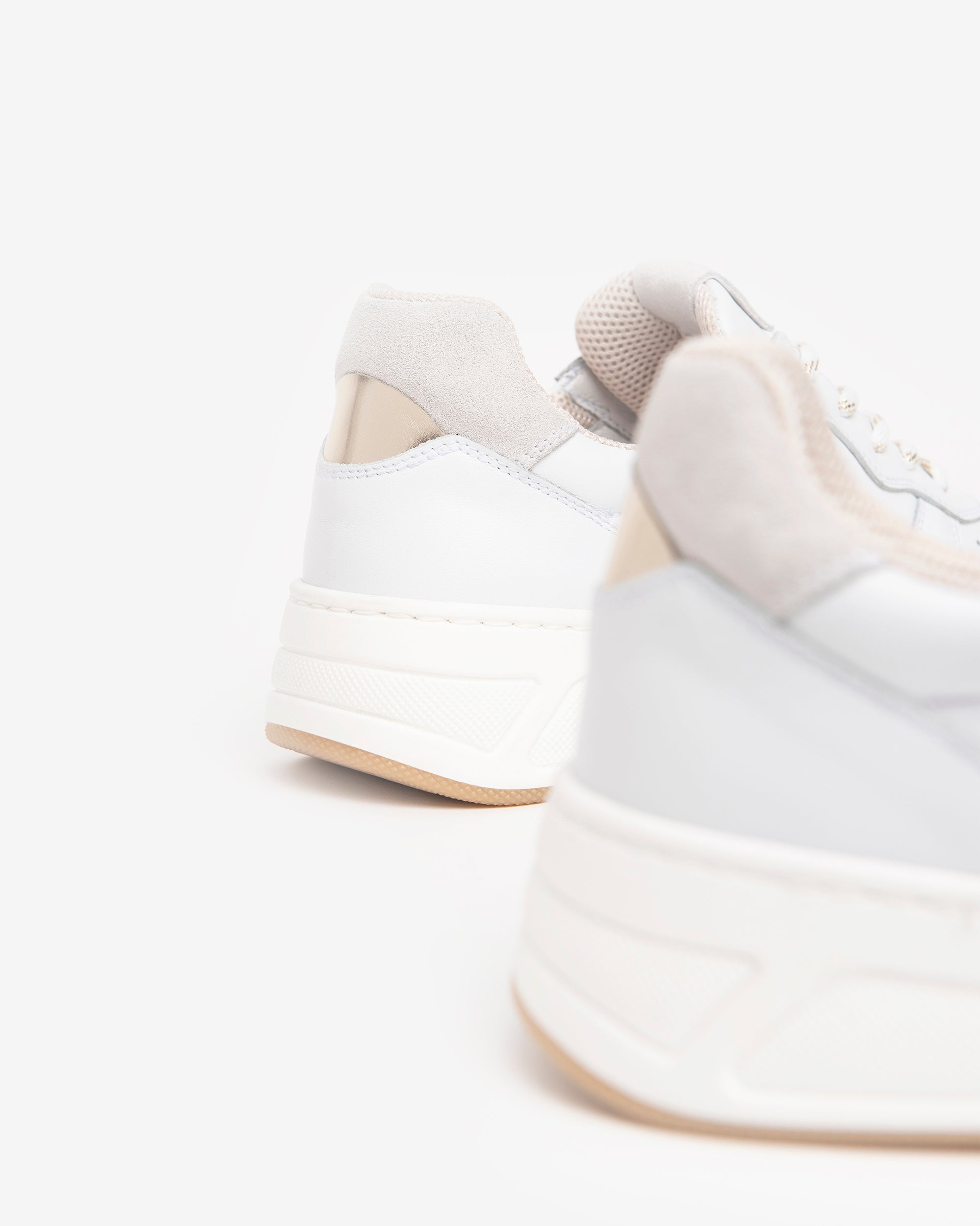  Naisten nahkalenkkarit