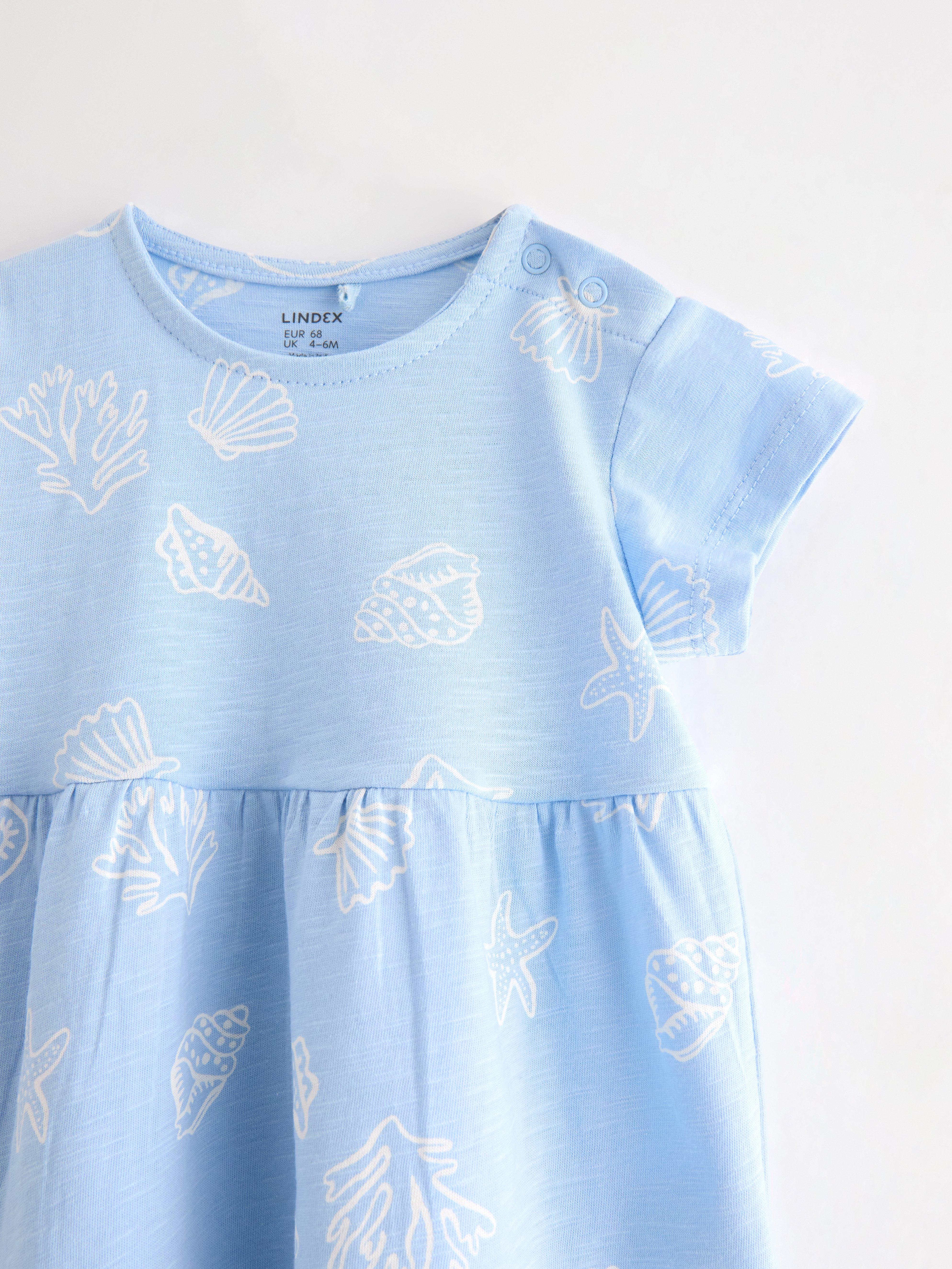 Vestido de manga curta azul claro