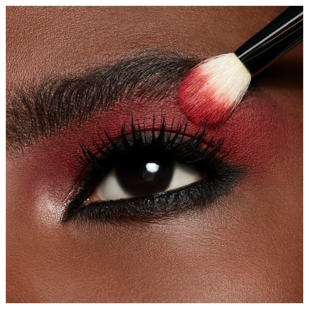 Oční stíny MAC Eyeshadow Powder Kiss Soft Matte - 1,5 g