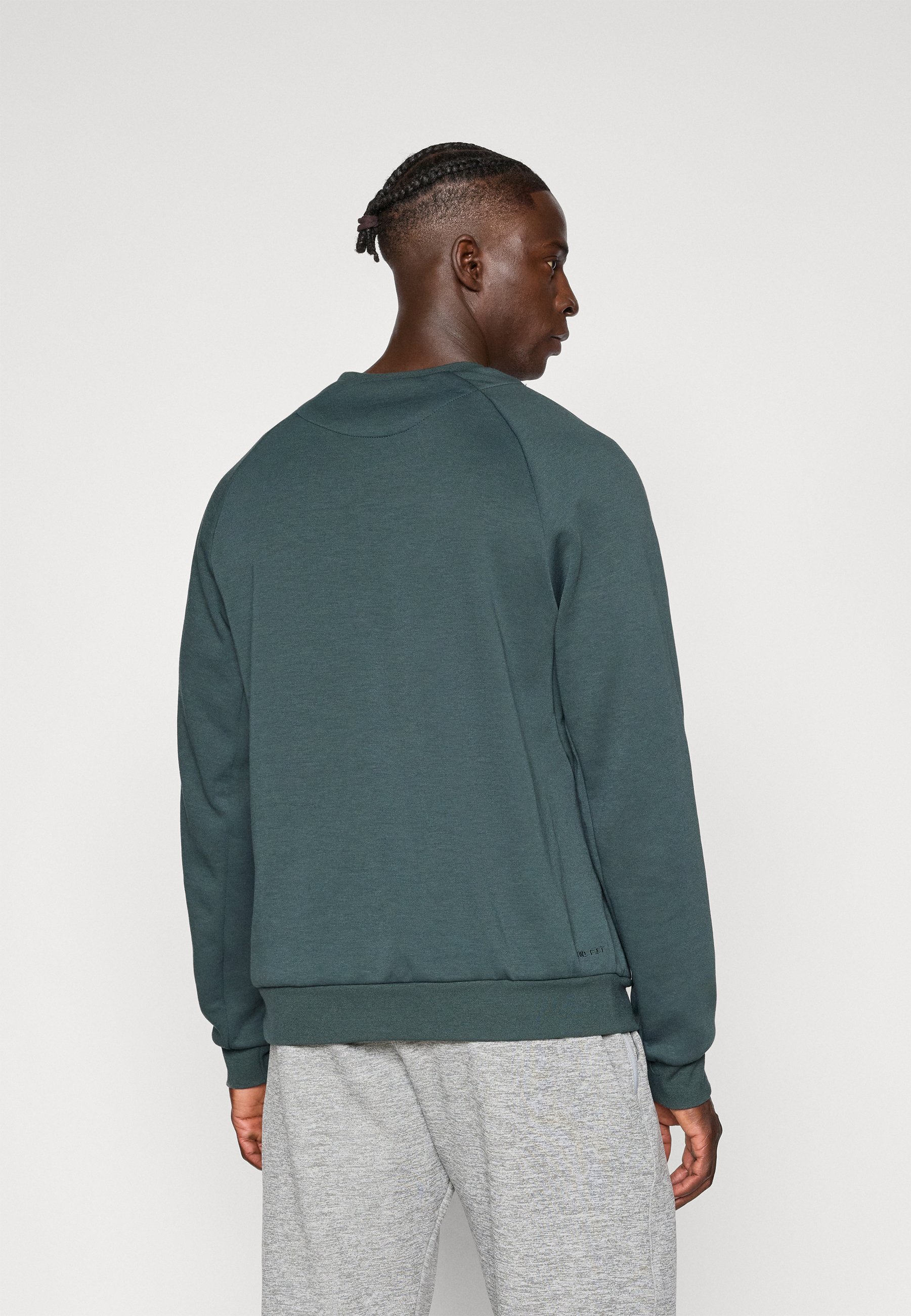 Sweat-shirt Nike Performance PRIMARY CREW - couleur algue