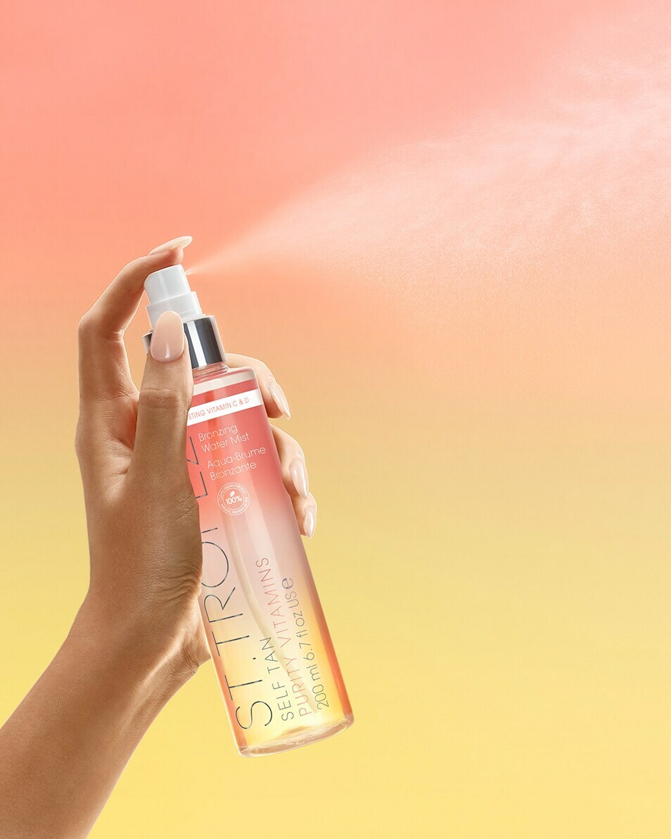 ST. TROPEZ AUTOBRONZANT PURITY BRUME D'EAU RICHE EN VITAMINES POUR LE CORPS