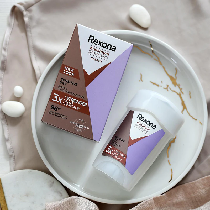 Desodorante Rexona Maximum Protection Sensitive Dry Cream contra transpiração excessiva.