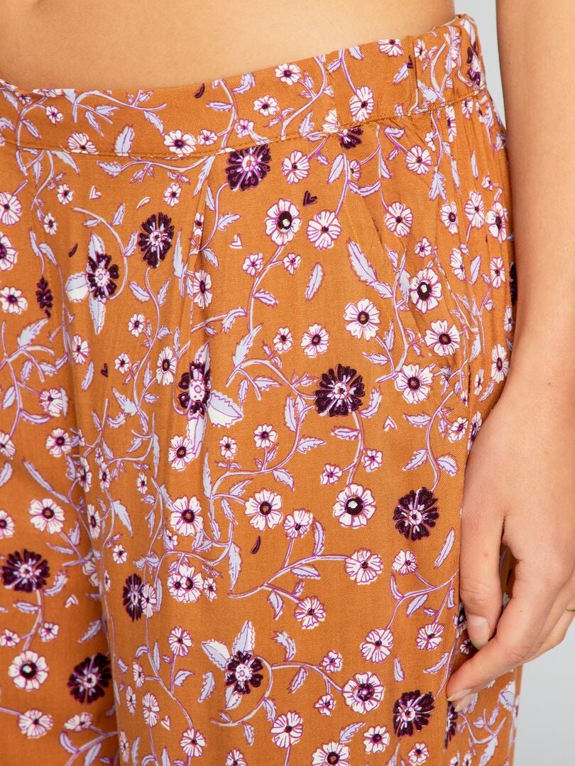 Calça de pijama estampada e folgada - MARROM