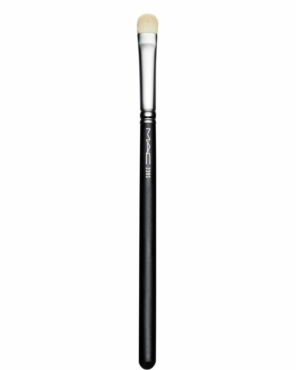Pensulă machiaj MAC 239S pentru fard de ochi - 100% sintetică - moale