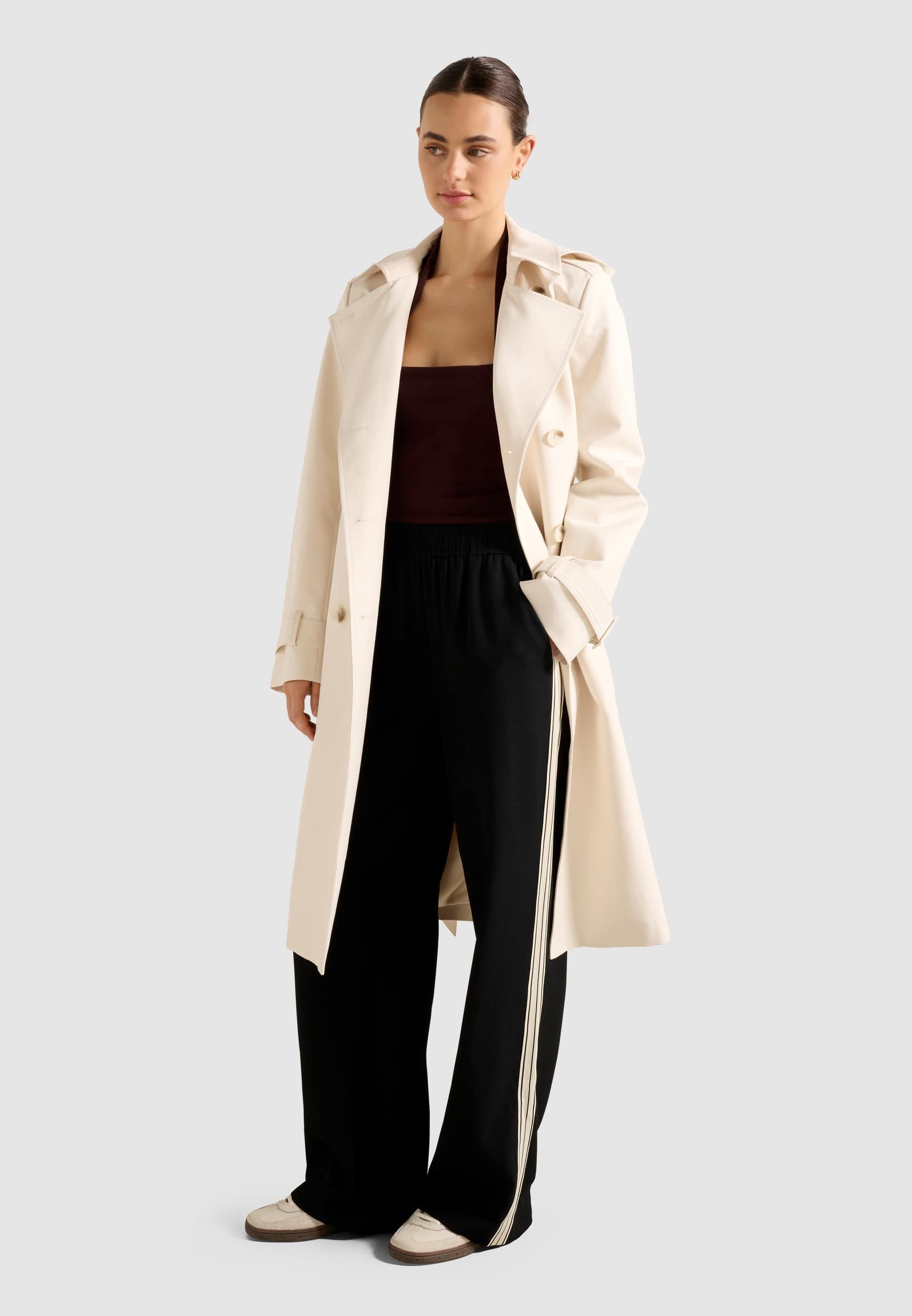 Trench coat Forever New CAROLINE con cappuccio e resistente all'acqua - color crema