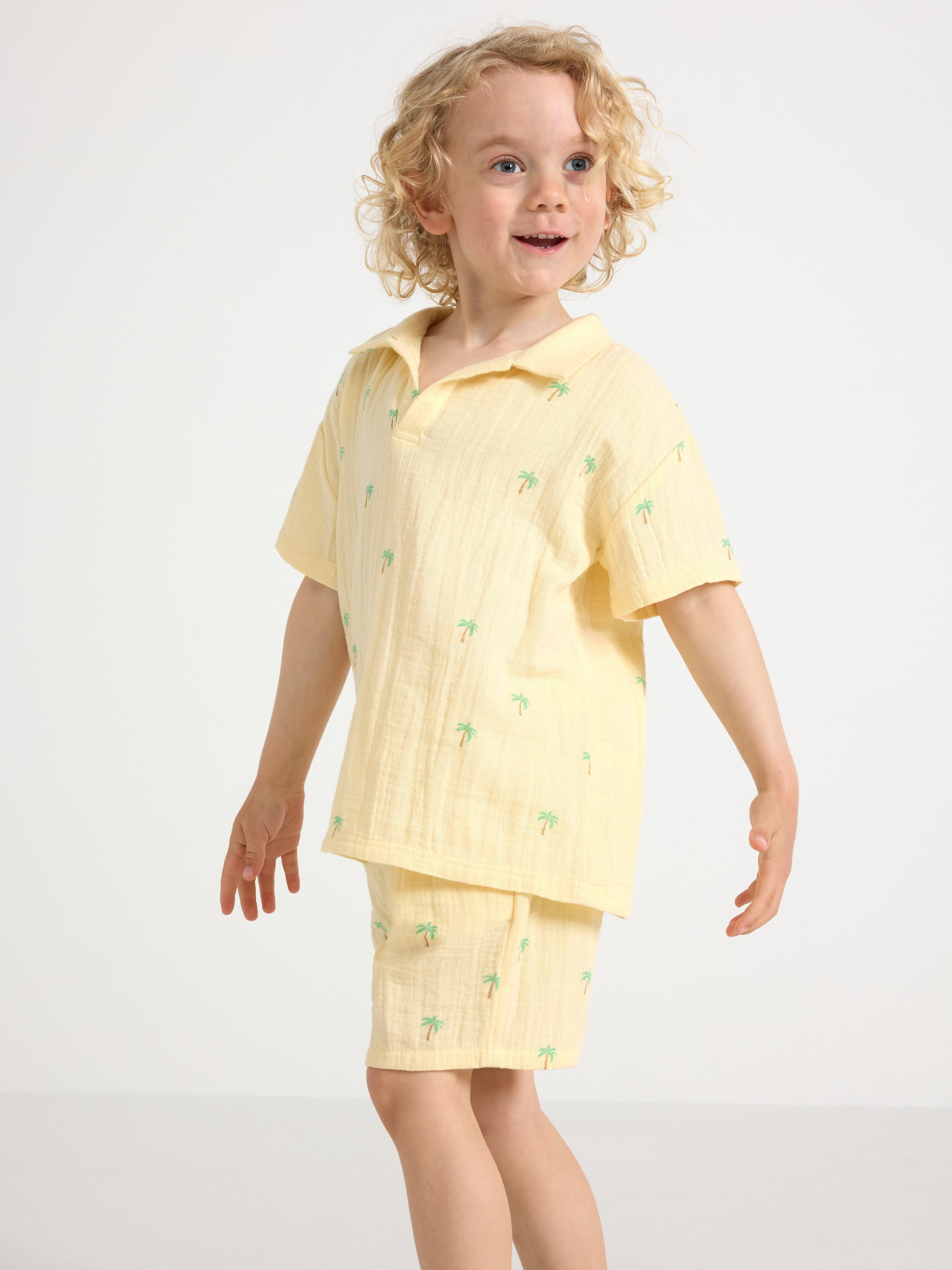 Camisa em tecido de algodão amarelo claro acinzentado