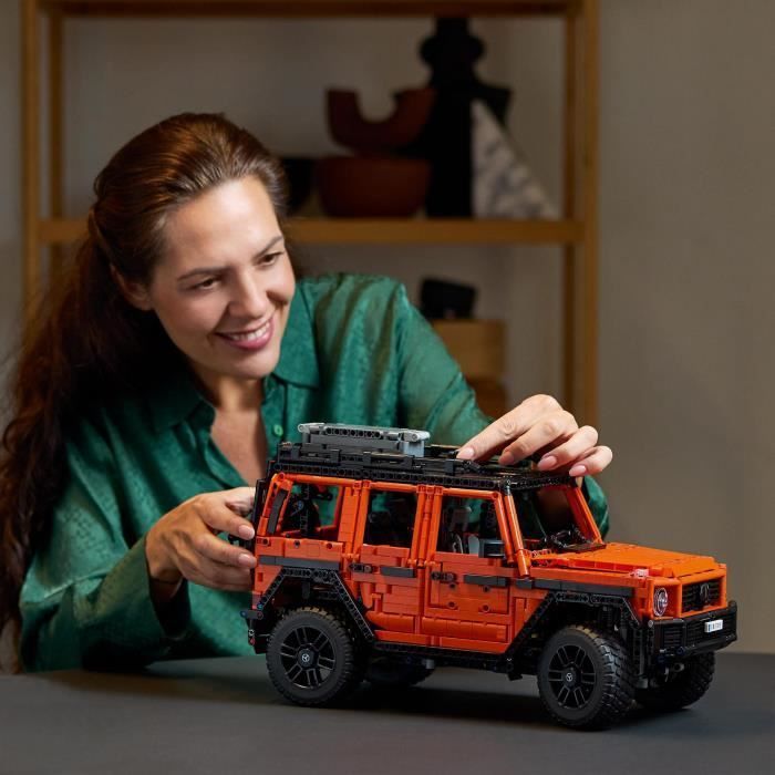 LEGO Technic Mercedes-Benz G500 PROFESSIONAL Line - Model Car Kit for Adults - G-Class Model - Gift Idea