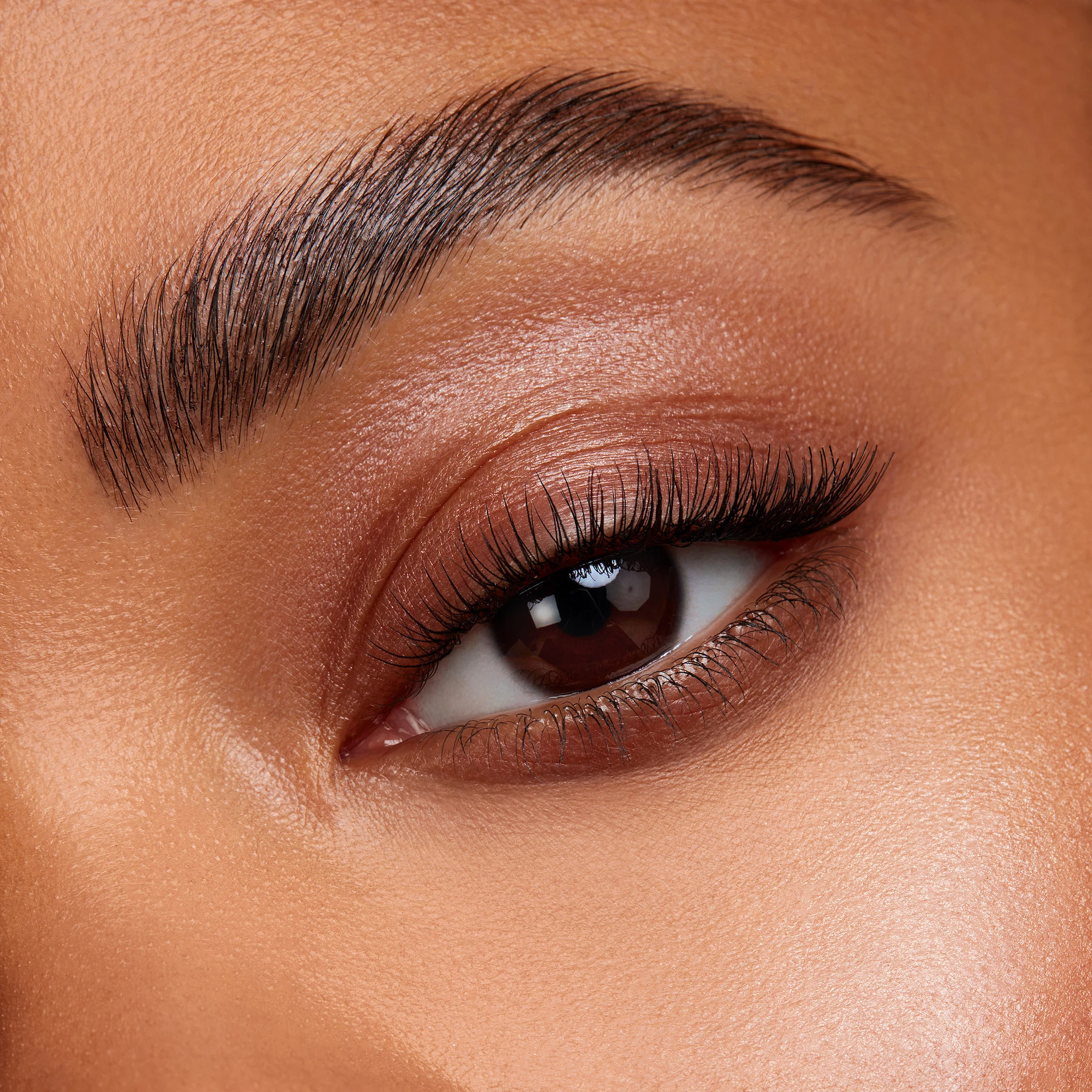 Olovka za obrve Kybrow 4 srednje smeđa - Kylie By Kylie Jenner