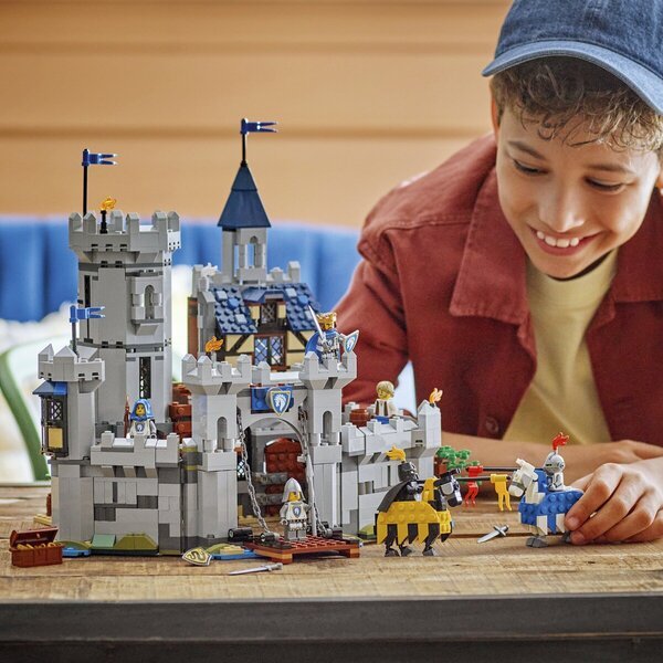 LEGO grad 31168 Srednjeveški grad z vitezom