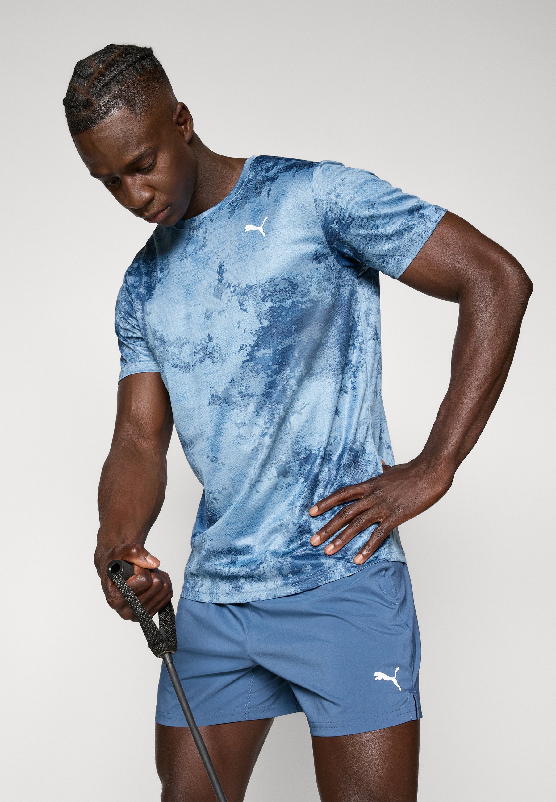 T-shirt Puma ESSENTIALS - T-shirt de sport - bleu clair