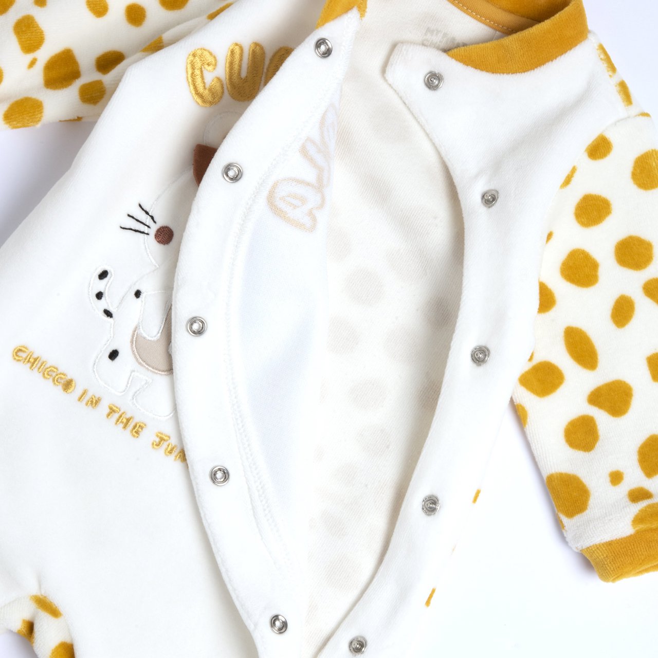 Babypyjama met luipaardprint