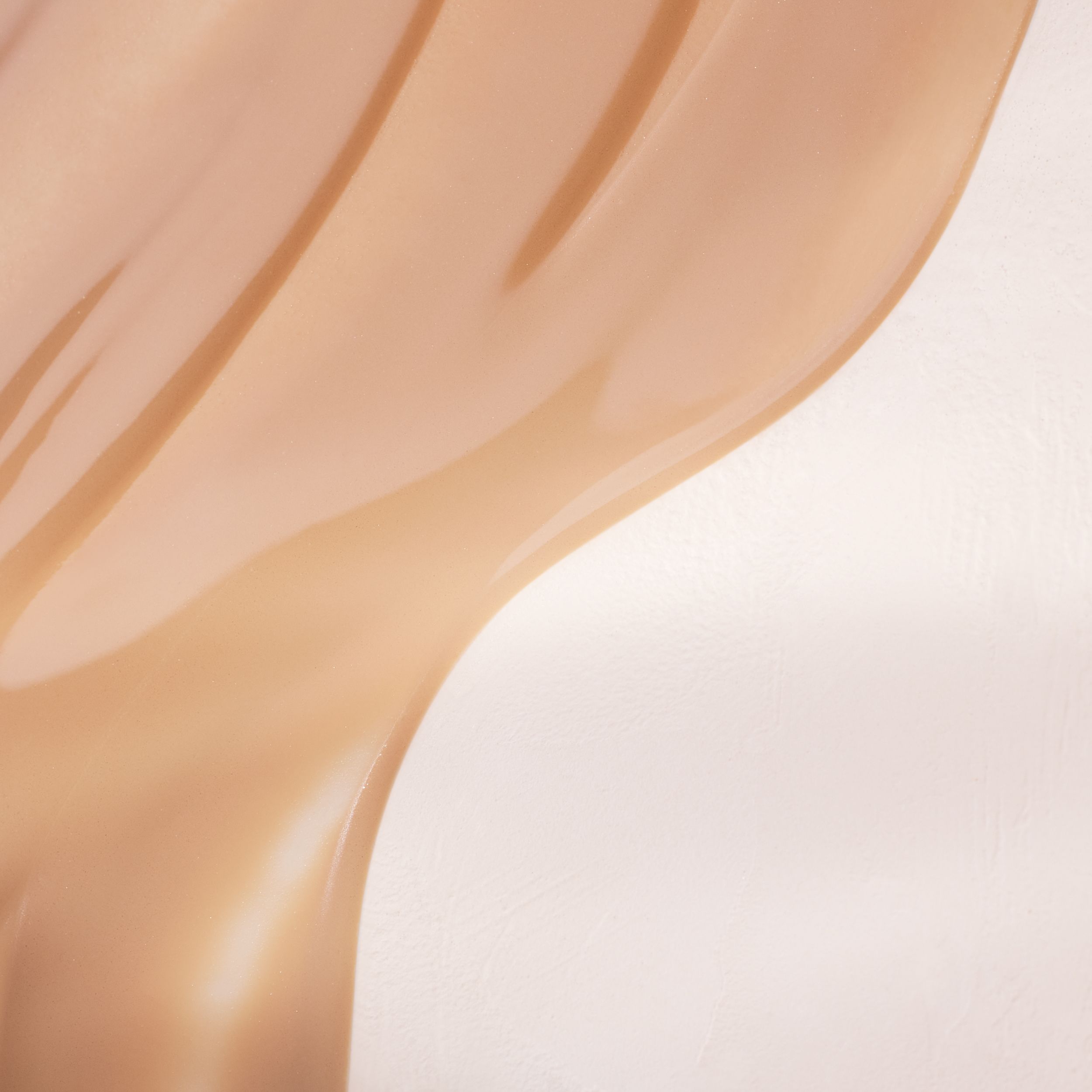 „Sun Perfecting Fluid“ veido apsaugos nuo saulės priemonė su SPF 50 Prabangi kosmetika