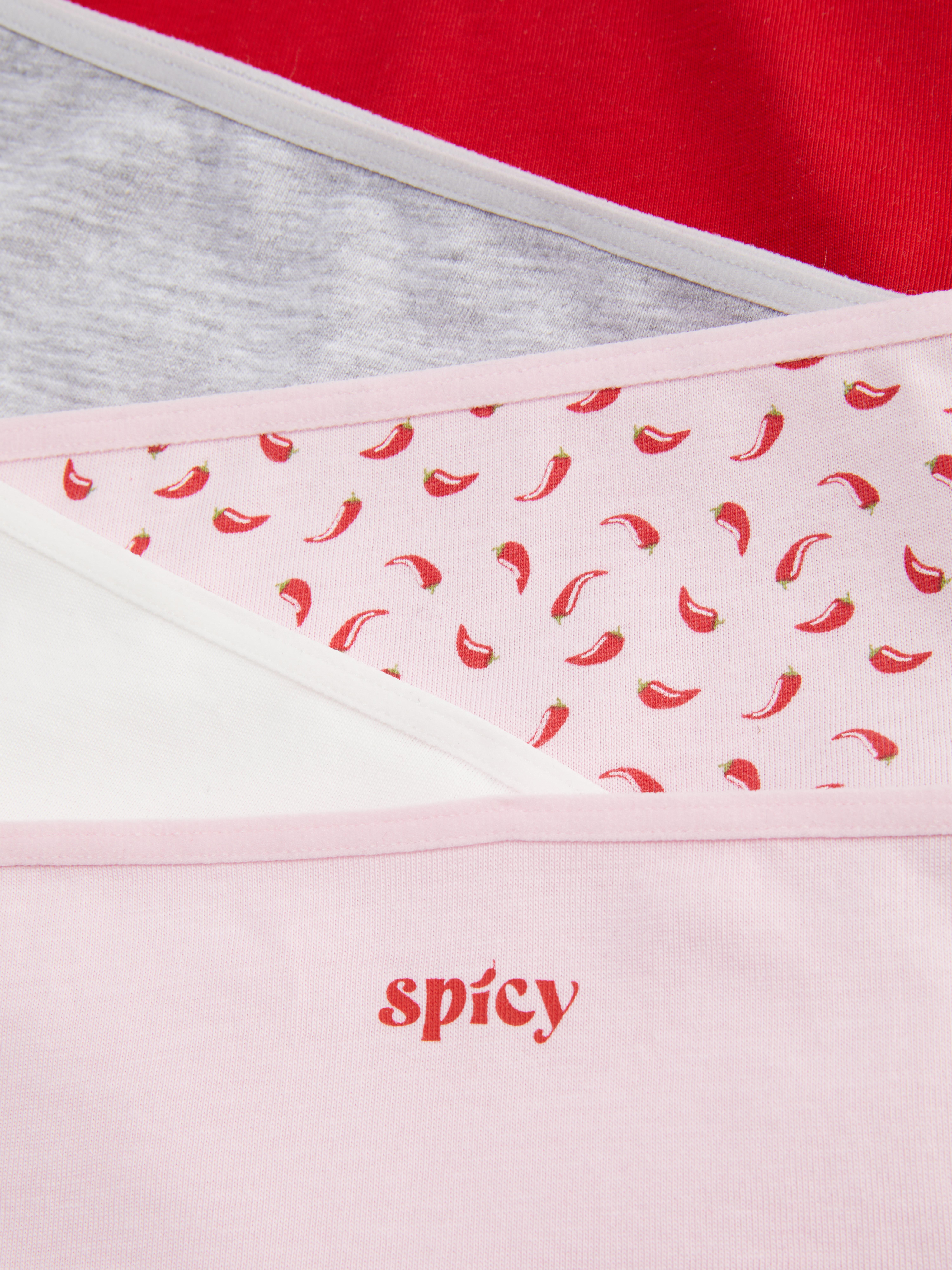 Slip mini per tutti i giorni, set da 5. Un set di cinque slip mini con design diversi.