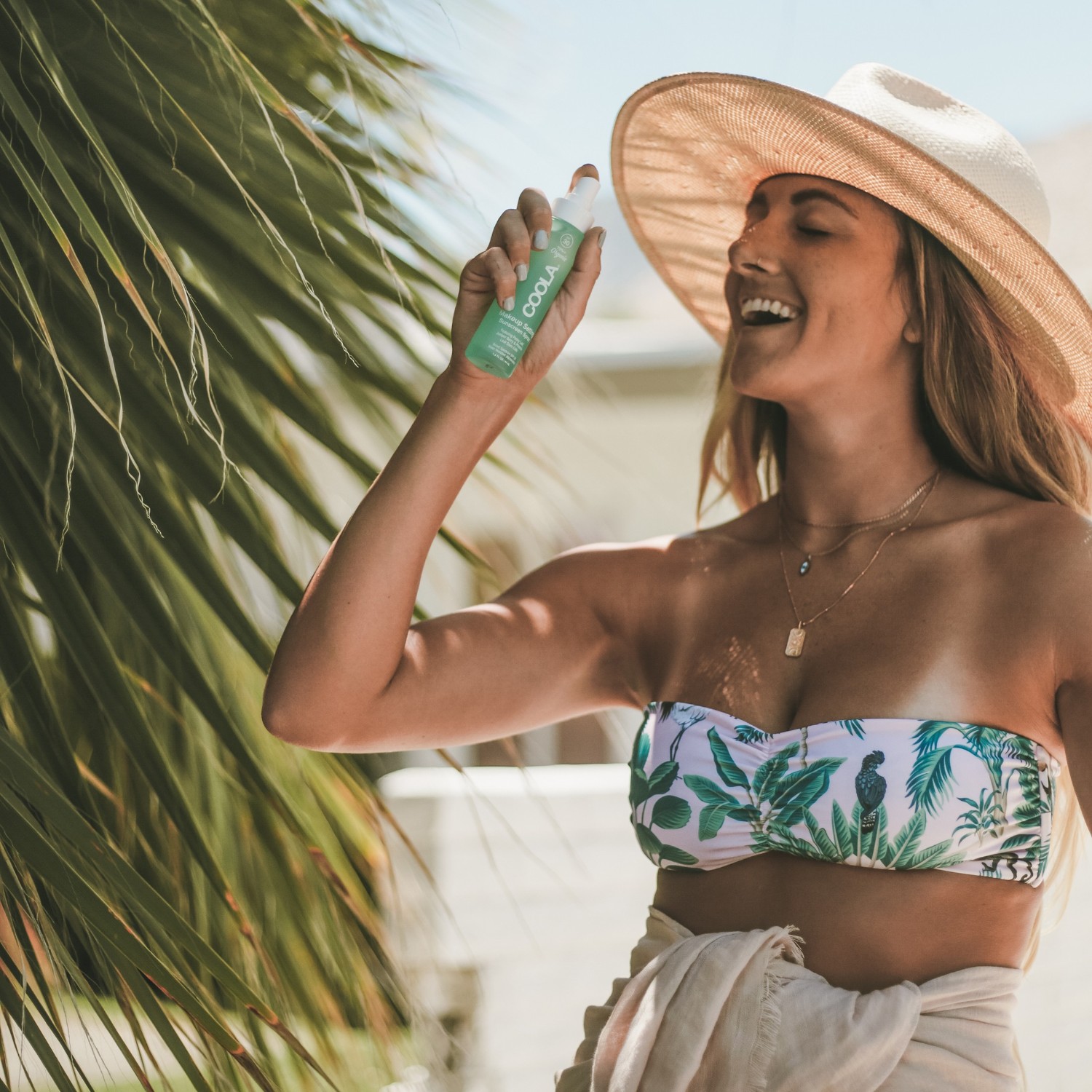 Coola Brume Solaire Visage Fixatrice de Maquillage SPF30