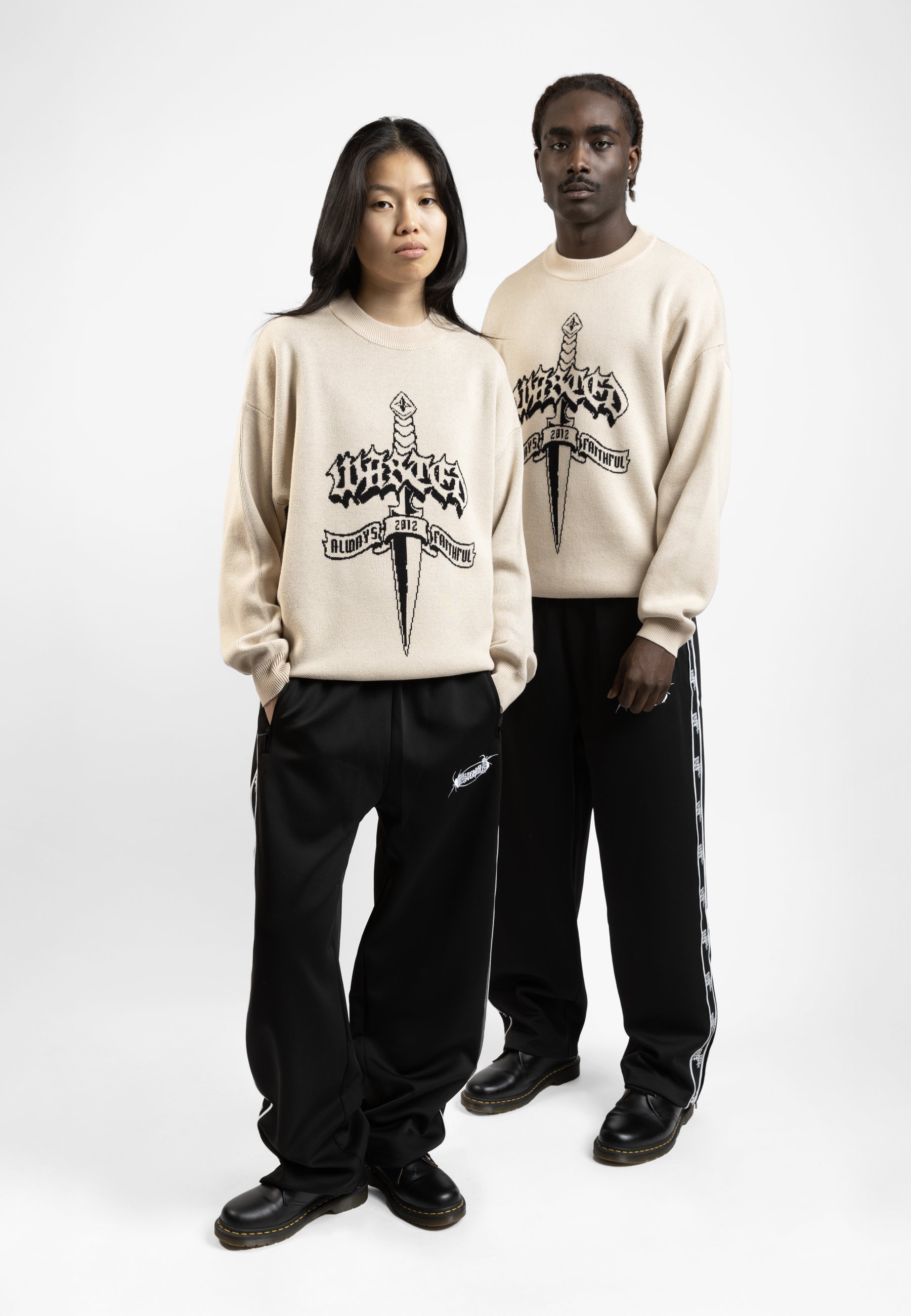 Pull Wasted Paris UNISEX DAGGER - beige