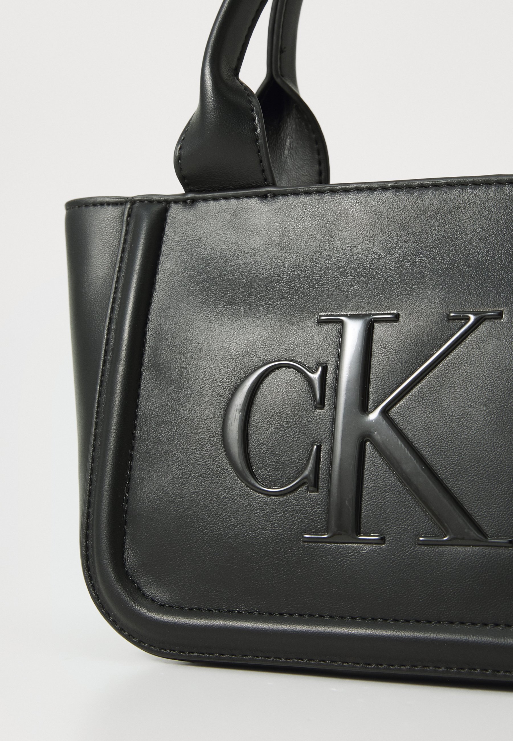 Calvin Klein BOLD MONOGRAM - Handtas - zwart