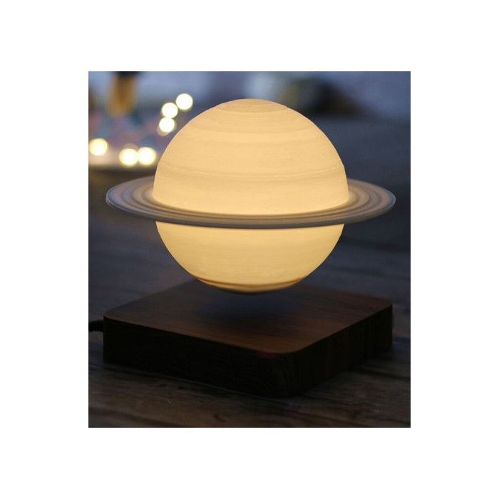 Globo levitante 3D de Saturno sobre base de madeira escura ASTROFLIGHT