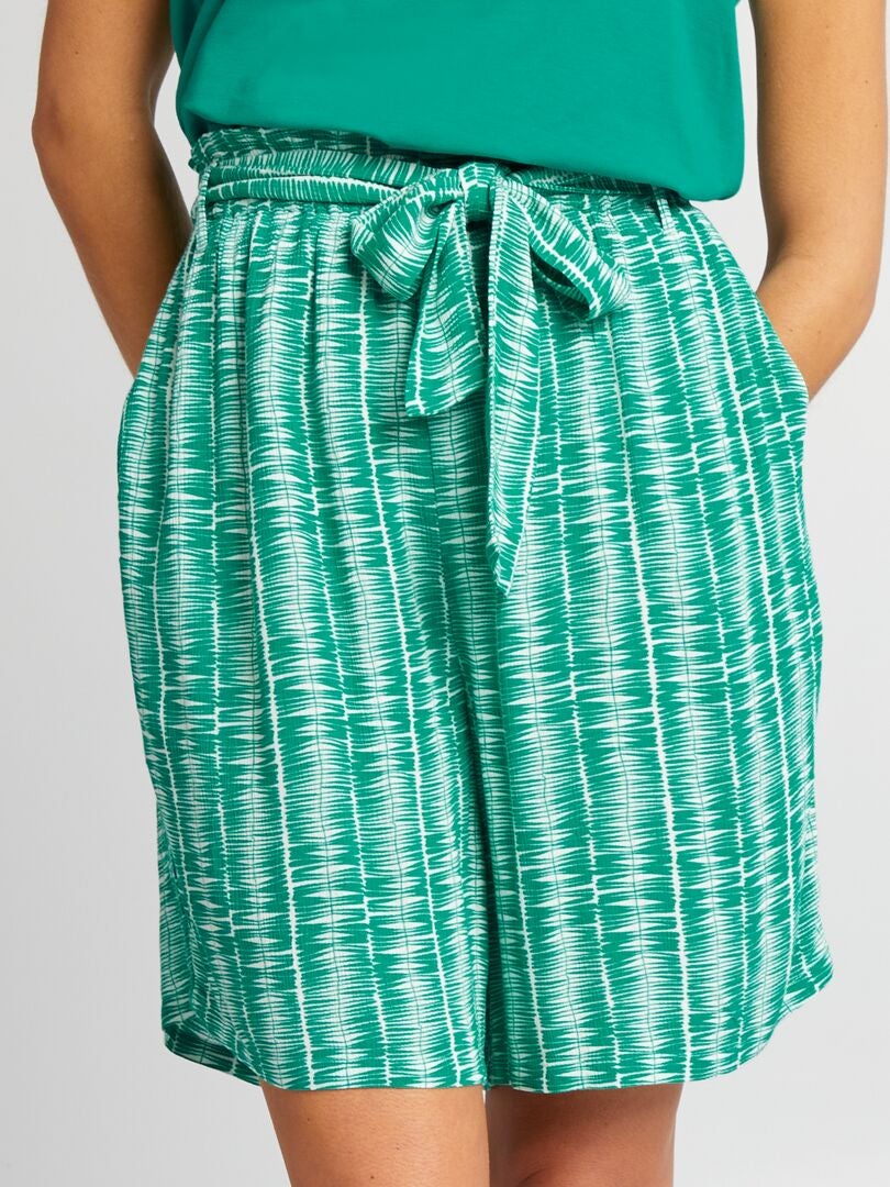 Shorts met strikceintuur - GROEN