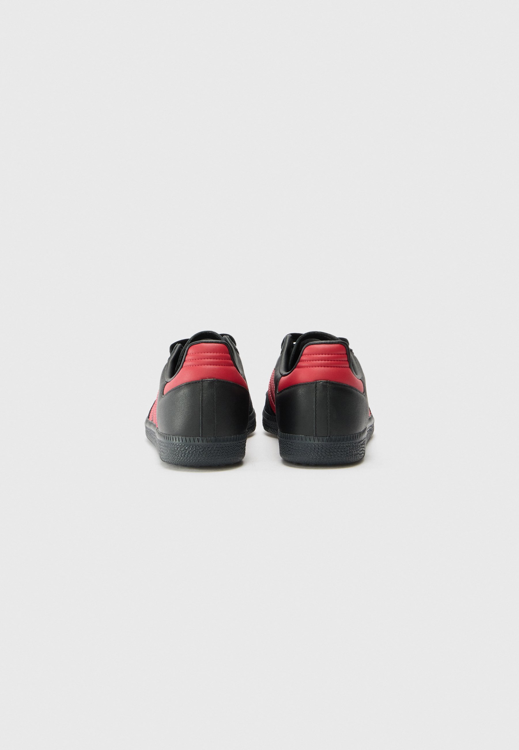 adidas Originals SAMBA LICENSED UNISEX - Nogometni čevlji za dvorano - črno/rdeče
