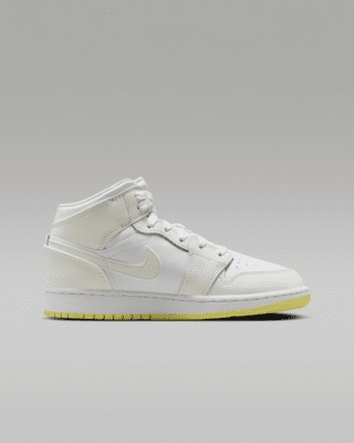 Air Jordan 1 Mid Older Kids' Shoes