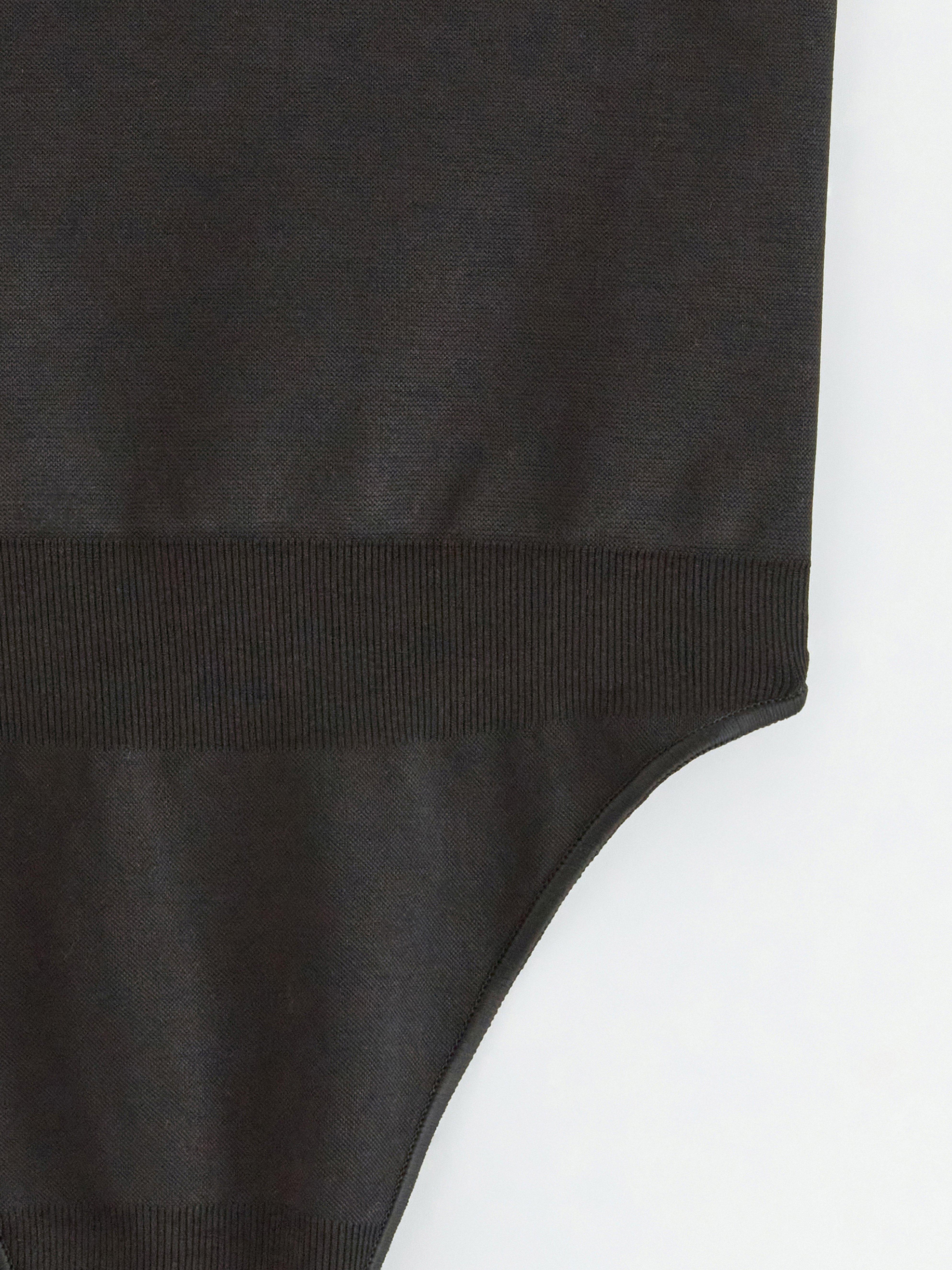 Zonální podpora tvarování stringtrosor Black