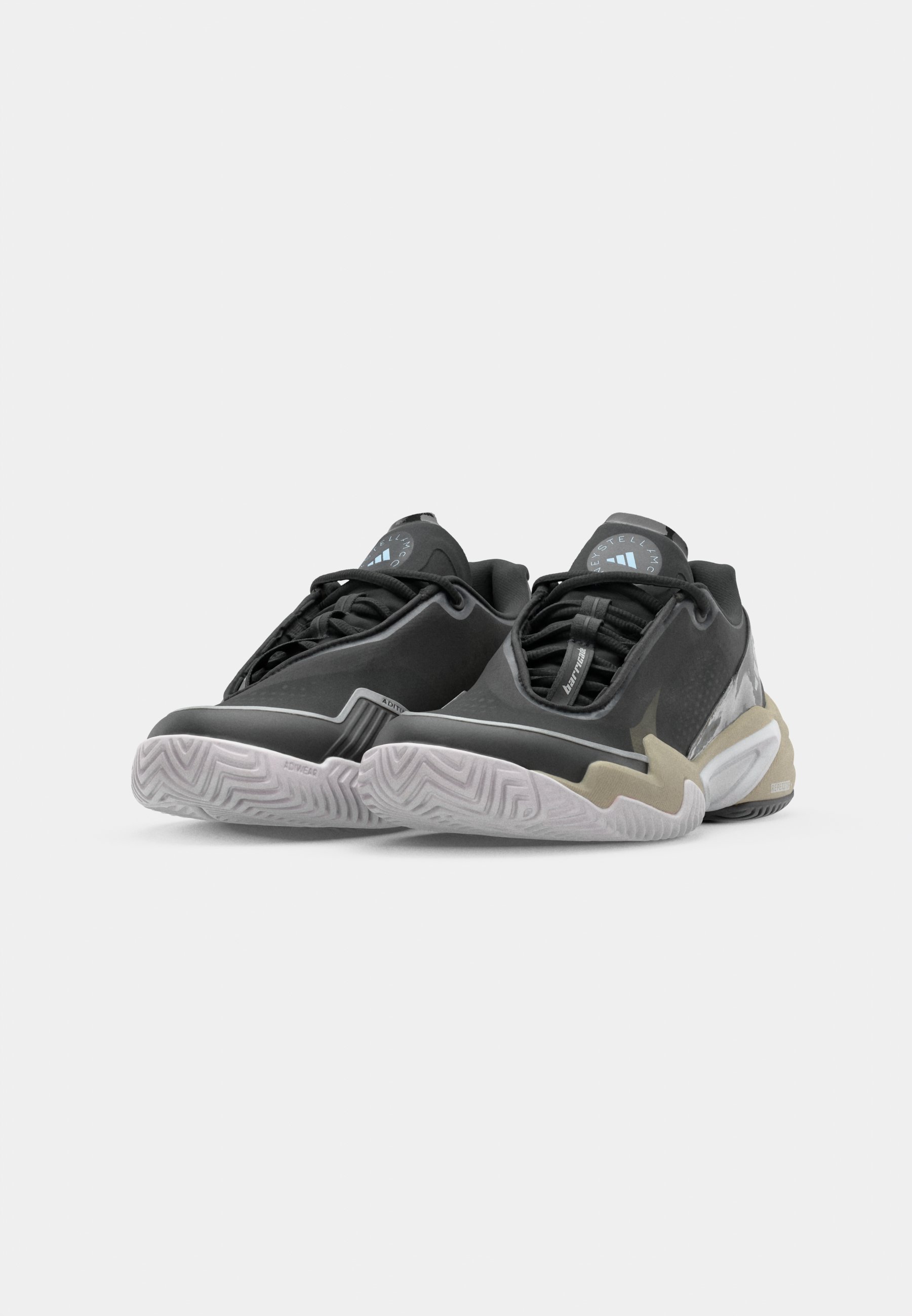 adidas Performance ASMC BARRICADE - Multicourt tennisschoenen - core black/silver metallic/almond milk