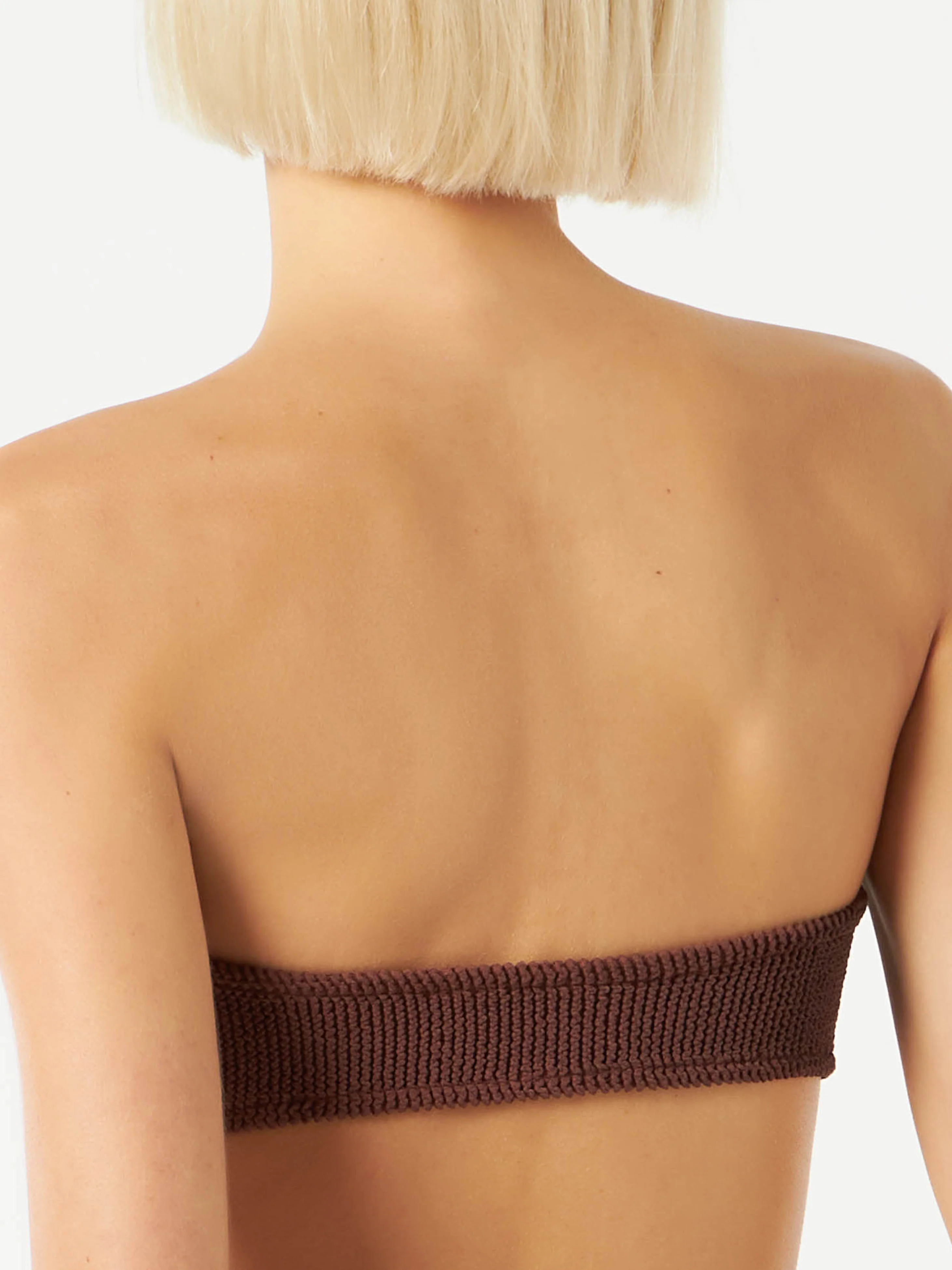 Top bandeau marrón arrugado