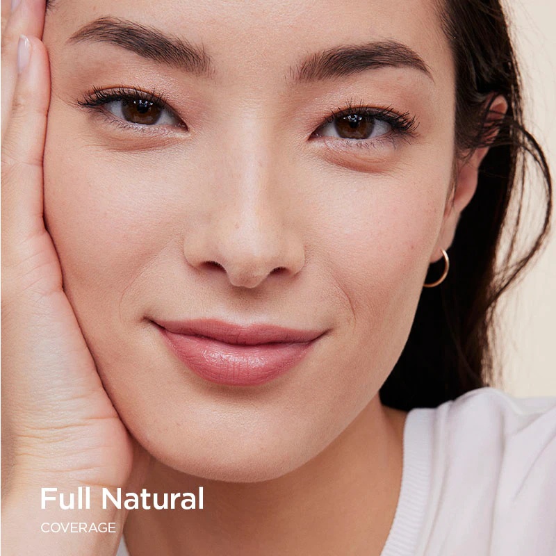 „Clarins Skin Illusion Hydrating Foundation“ itin maskuojantis makiažo pagrindas