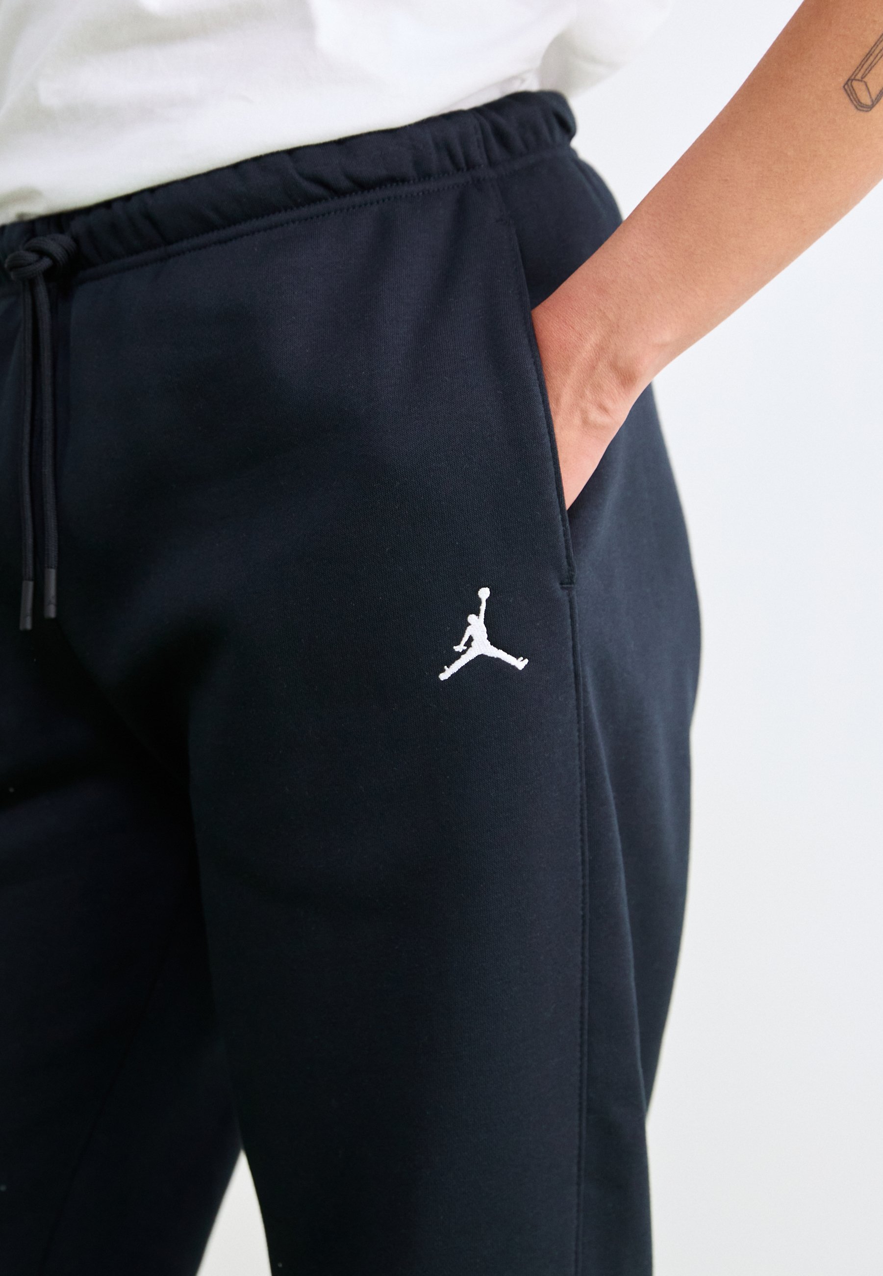 Jordan JORDAN BROOKLYN FLEECE sportinės kelnės - juodos/baltos