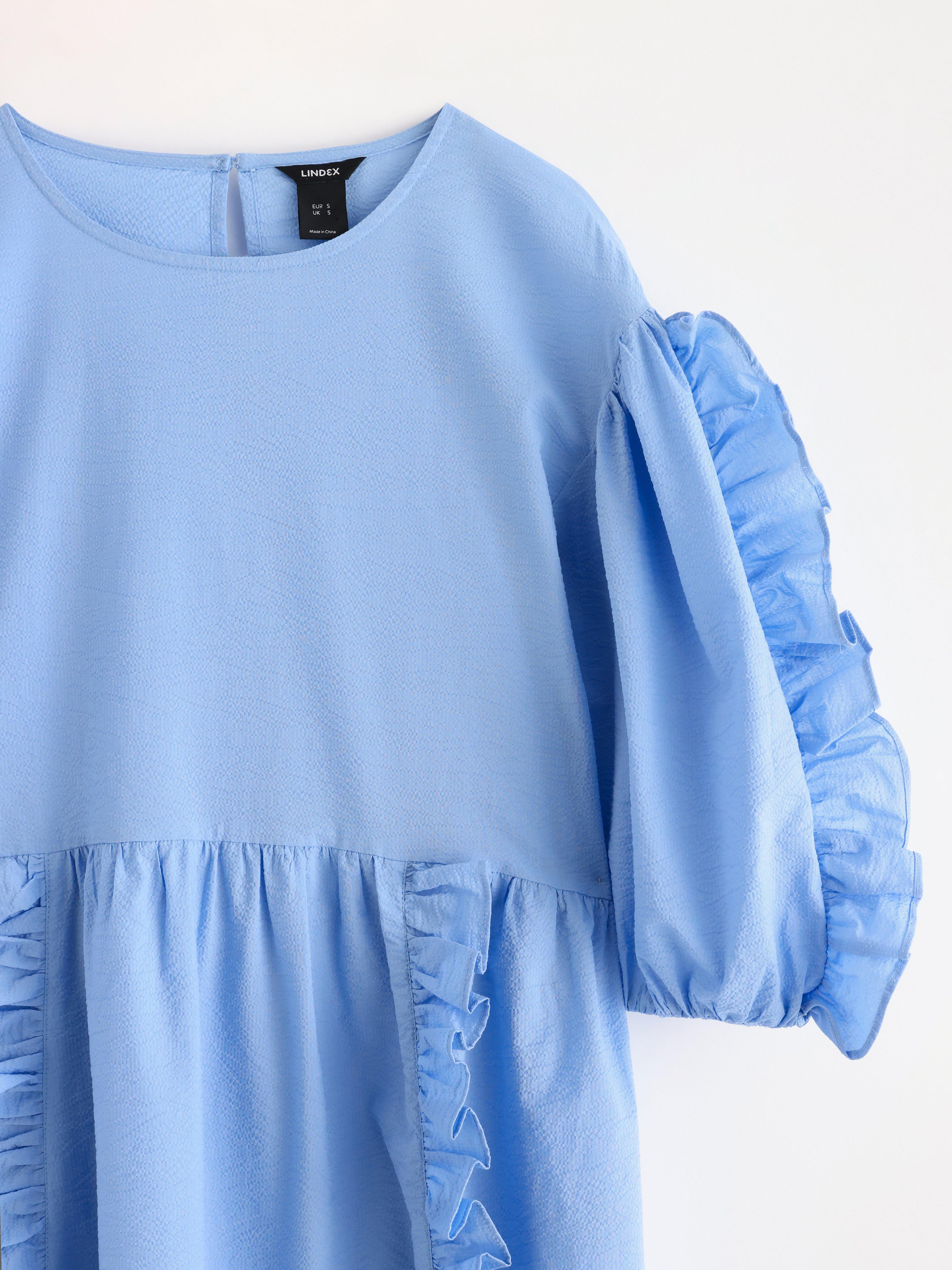 Vestido midi com babados azul claro acinzentado
