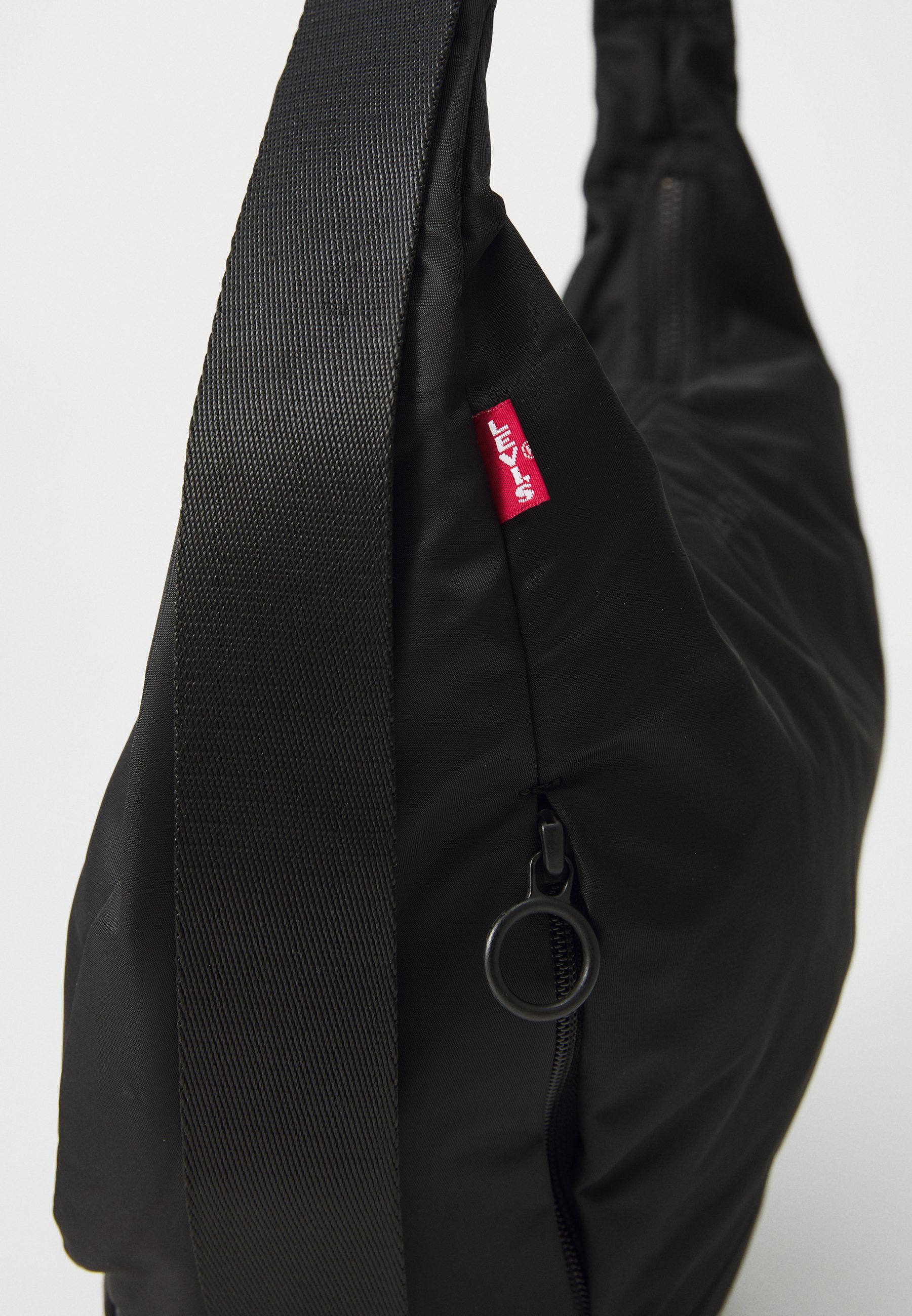 Sac bandoulière Levi's® BROOKLYN MEDIUM - Sac bandoulière - Caviar