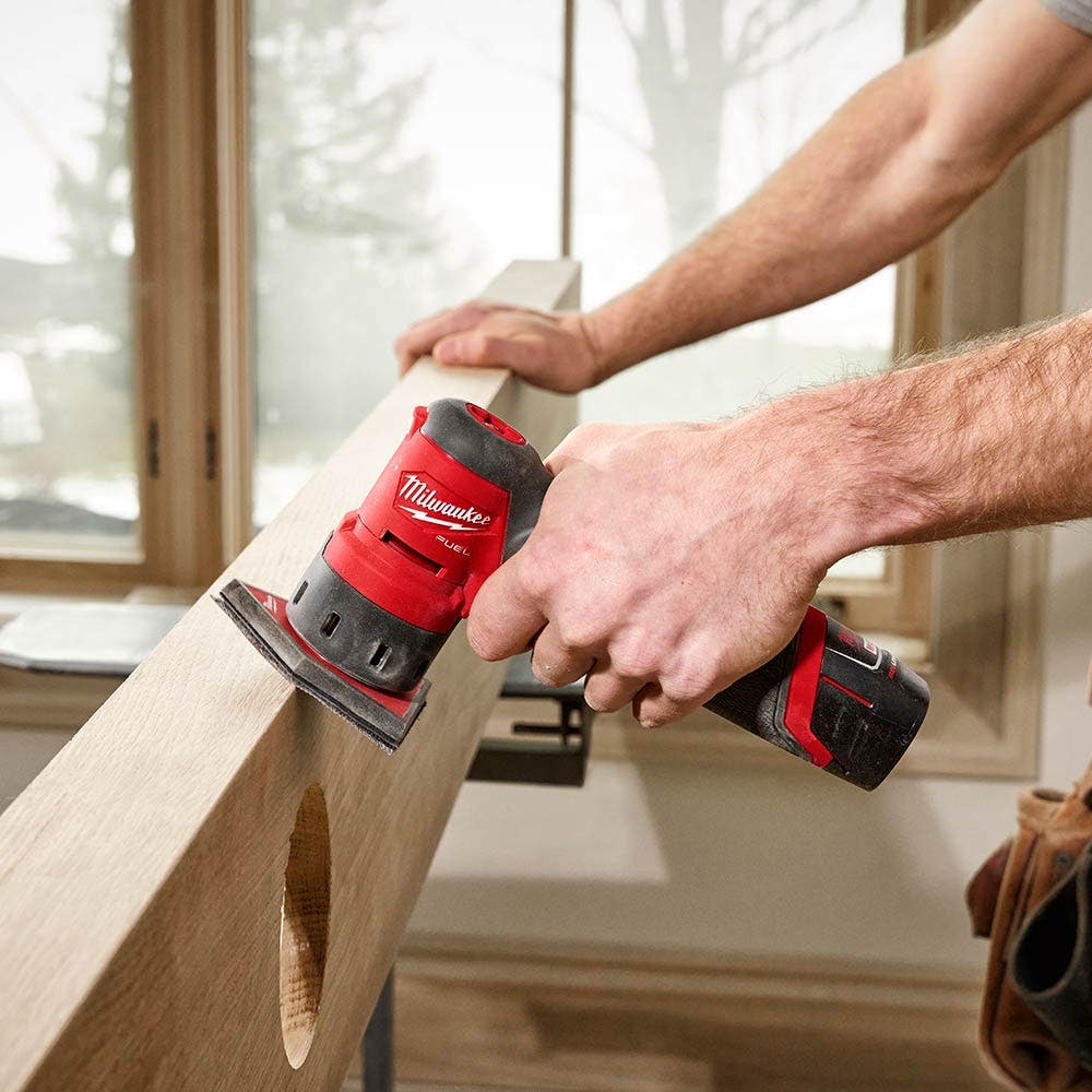 MILWAUKEE 12V FUEL™ epäkeskohiomakone tarkkuusnahkatöihin M12FDSS0