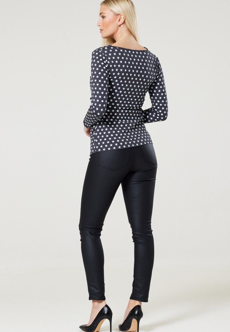 Chelsea Clark Stilloberteil – Langarmshirt – Grau-Weiß