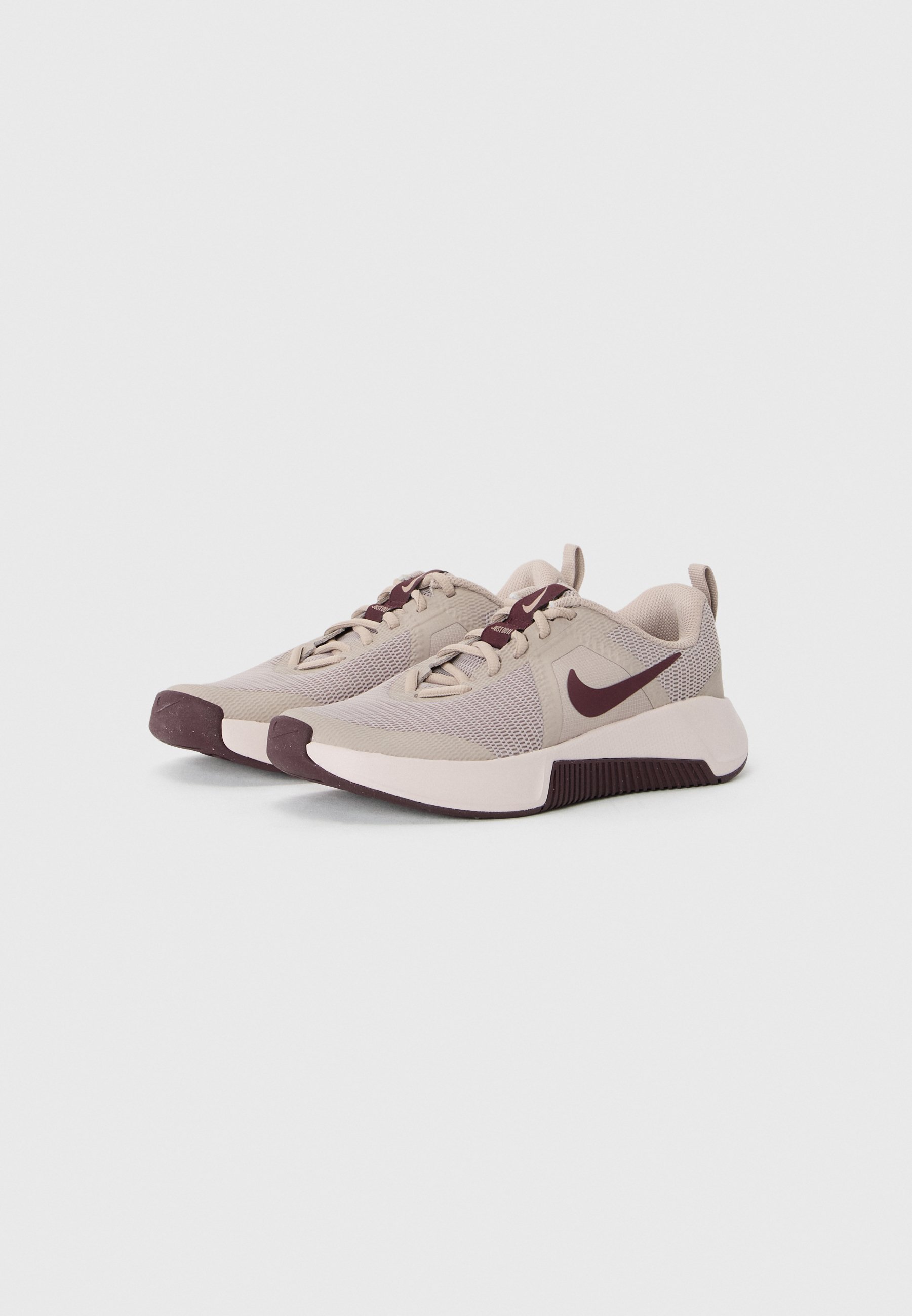 Nike Performance MC TRAINER 3 - Trainingsschoen - malt/burgundy crush/silt red