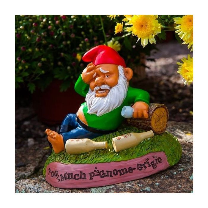 Umorismo da gnomo da giardino ubriaco