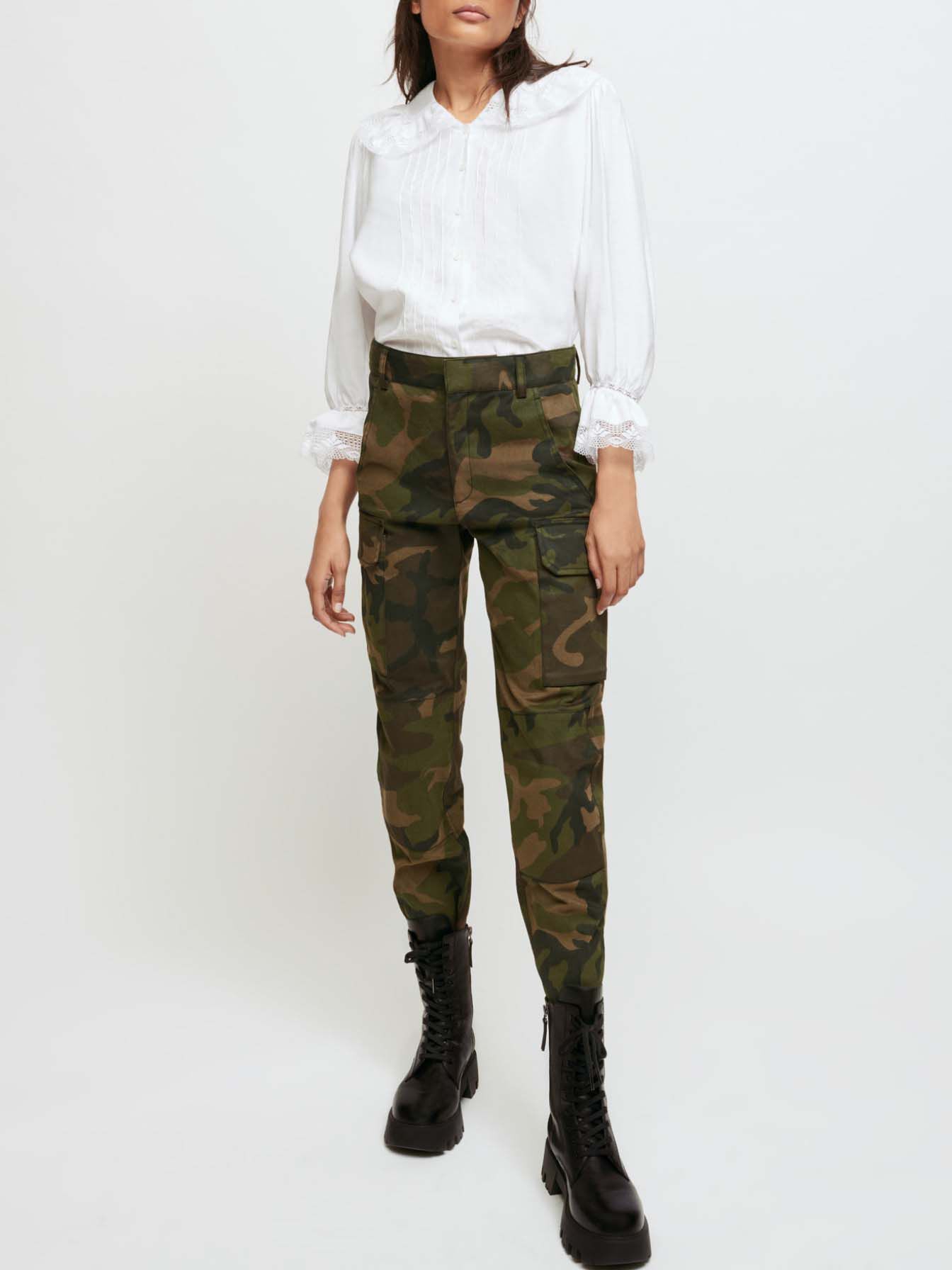 Pantaloni de camuflaj kaki