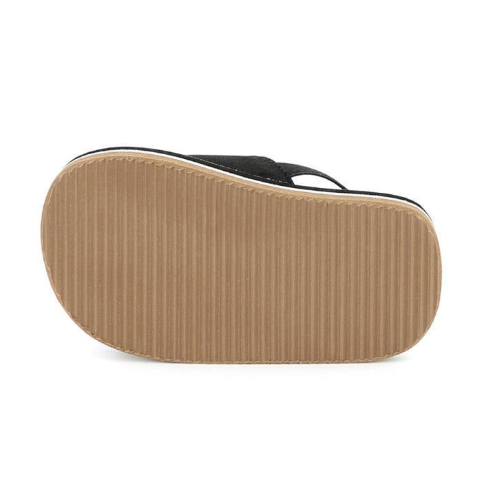 Chanclas negras Boss para niños: prácticas, cómodas y con estilo.
