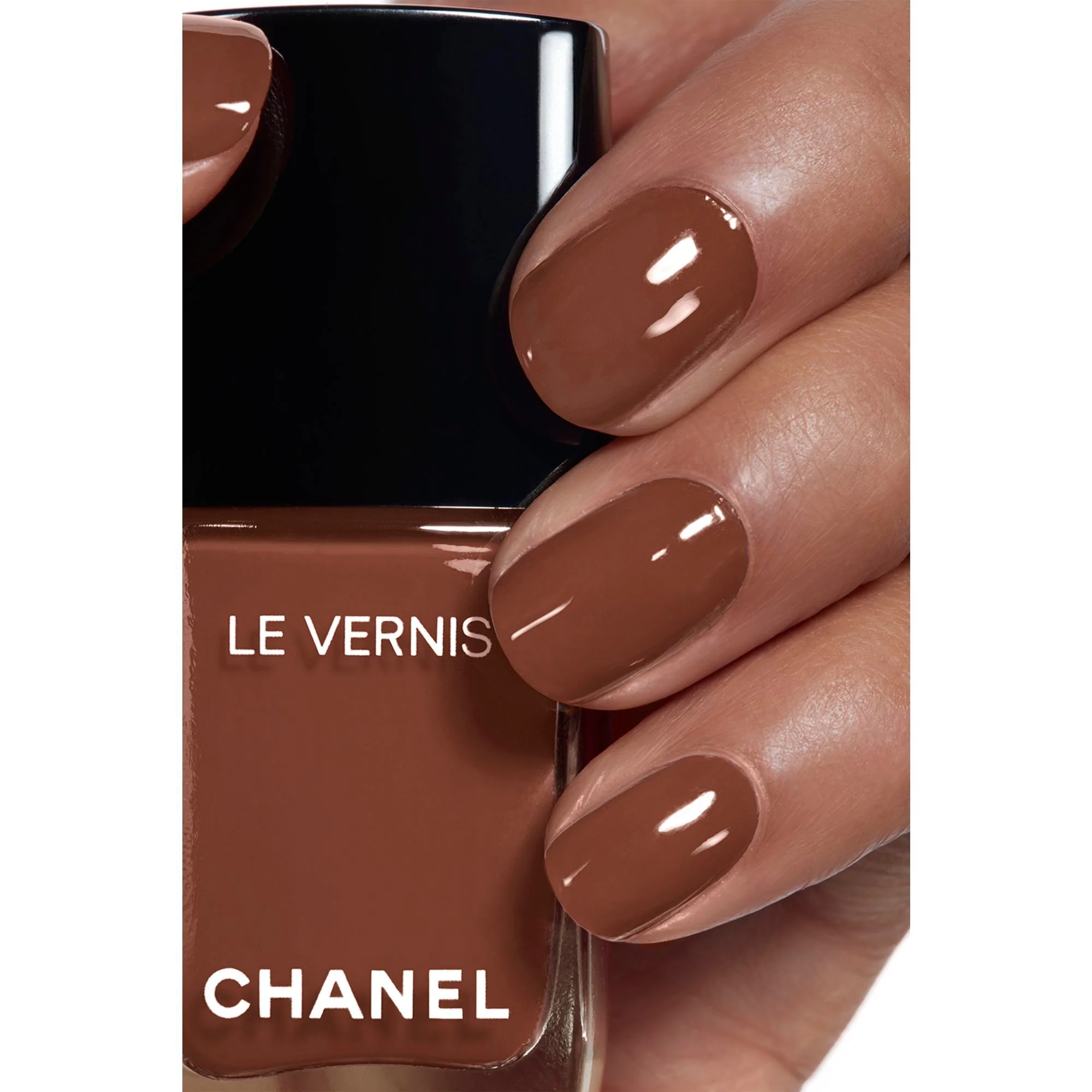 LE VERNIS - COLORE E BRILLANTEZZA LUNGA TENUTA