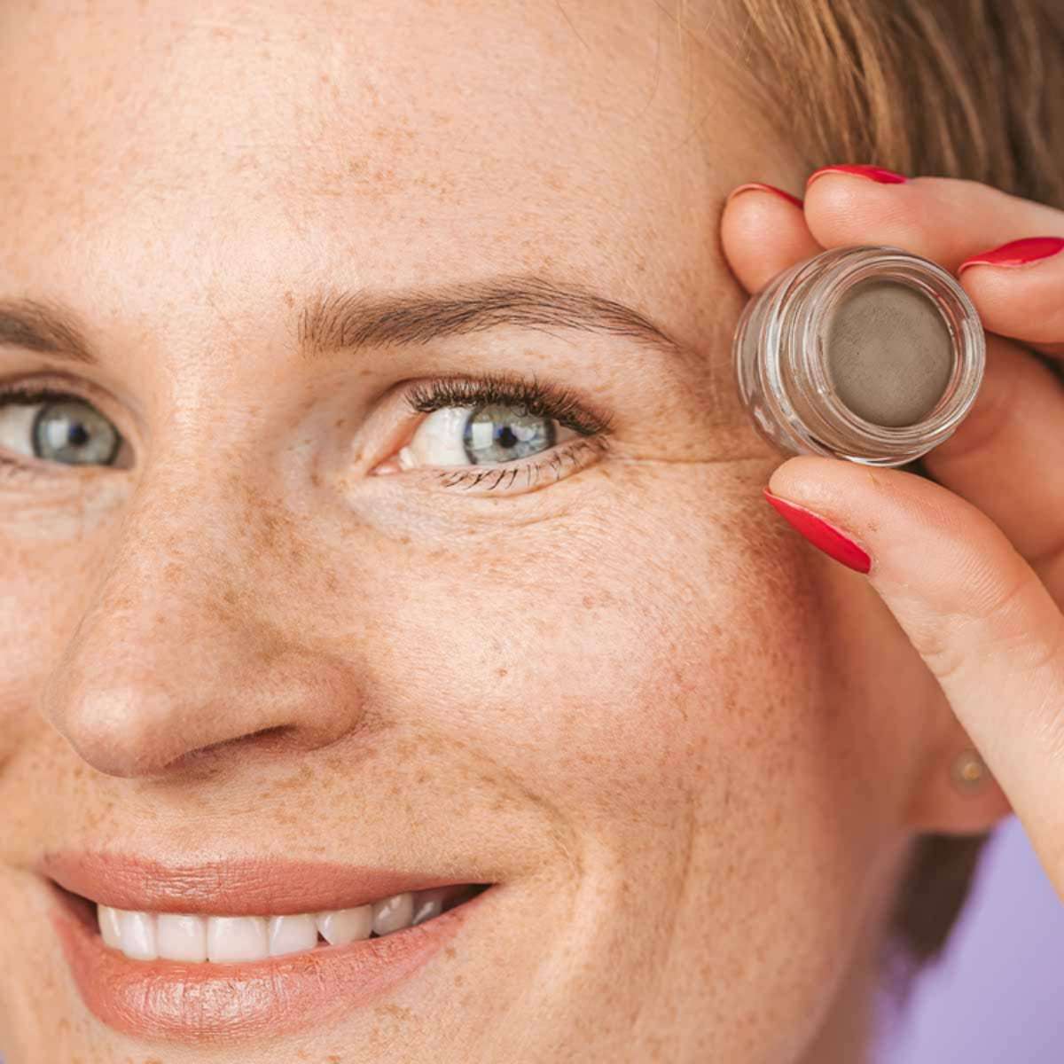 Uoga Uoga uzacu krāsa, krēmīga uzacu krāsa – 2,5 ml