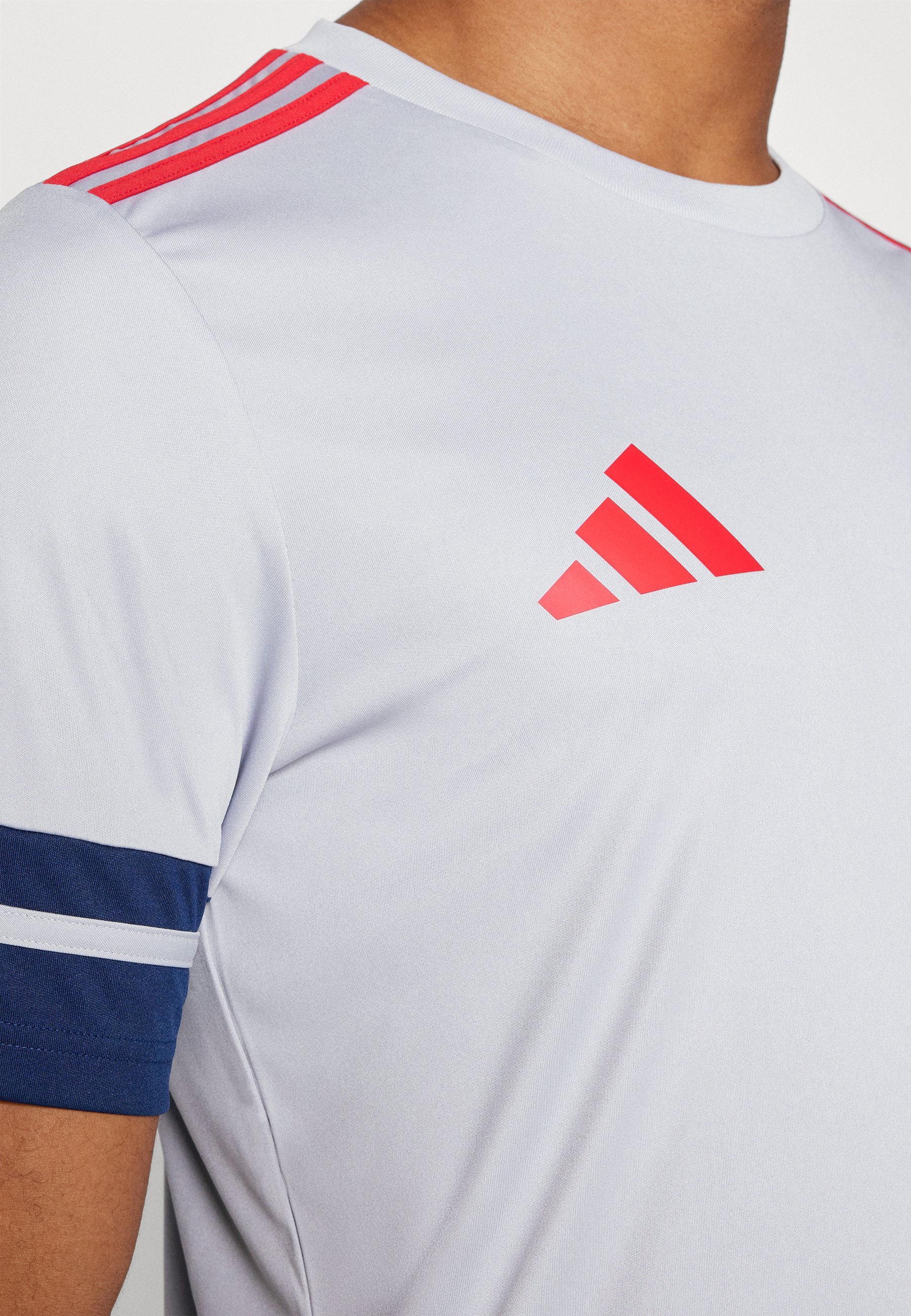 Adidas Performance SQUADRA25 JERSEY SHORT SLEEVE - T-shirt sportiva - grigio gloria/blu navy squadra/rubino puro